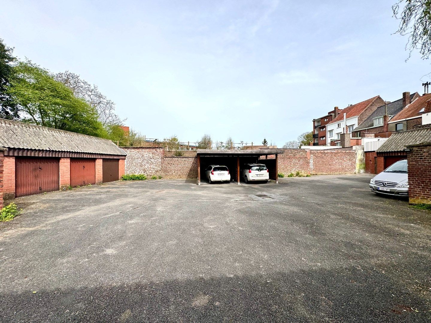 GARAGECOMPLEX IN CENTRUM IEPER (10 GARAGES + 2 CARPORTS) foto 5