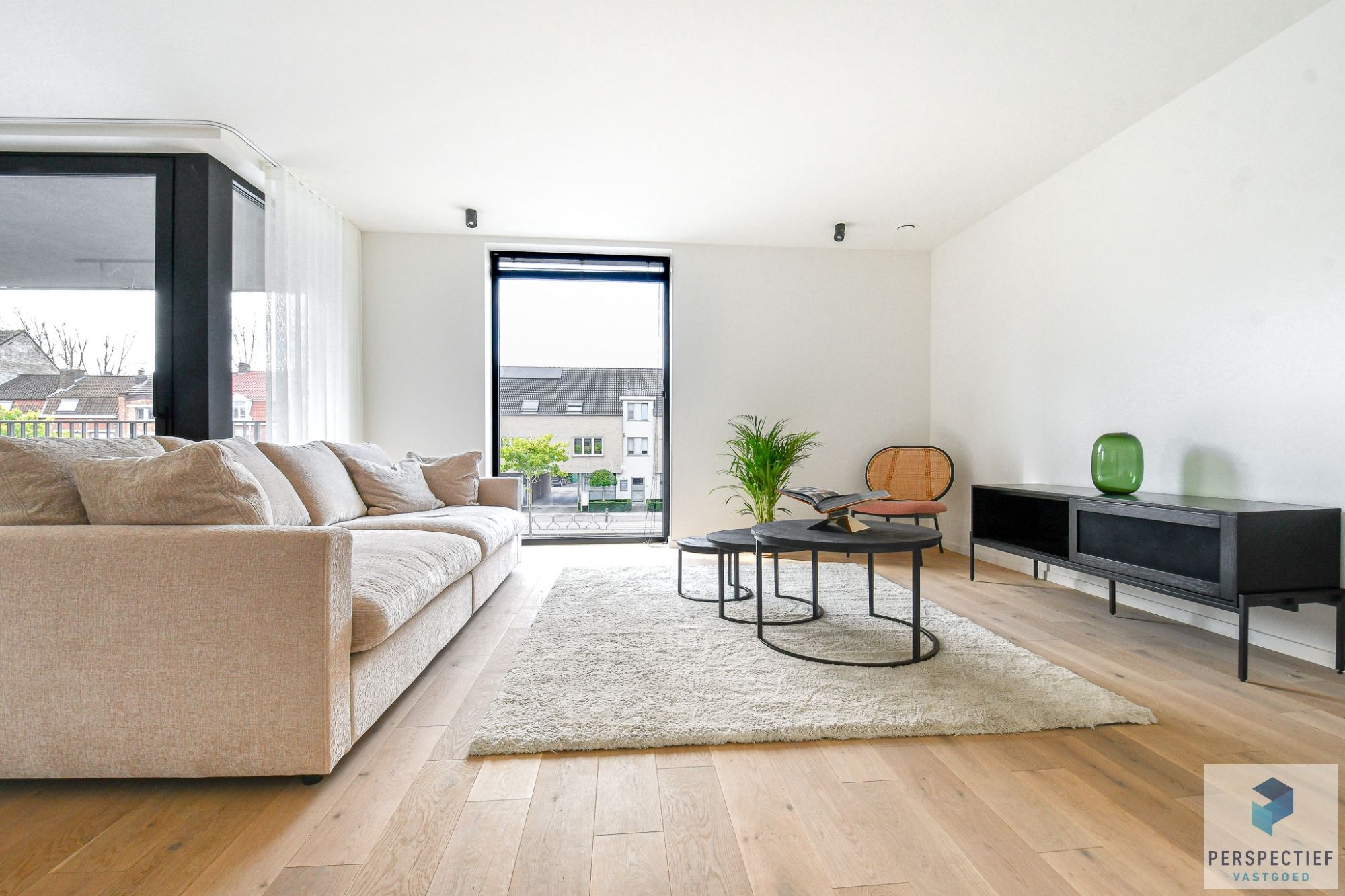 High-end nieuwbouwappartement met GROOT TERRAS foto 6