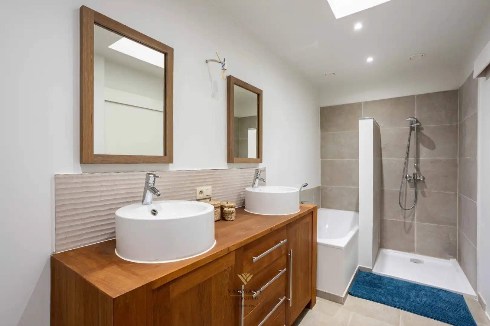 Prachtige gerenoveerde woning met 3 slaapkamers en tuin foto 15