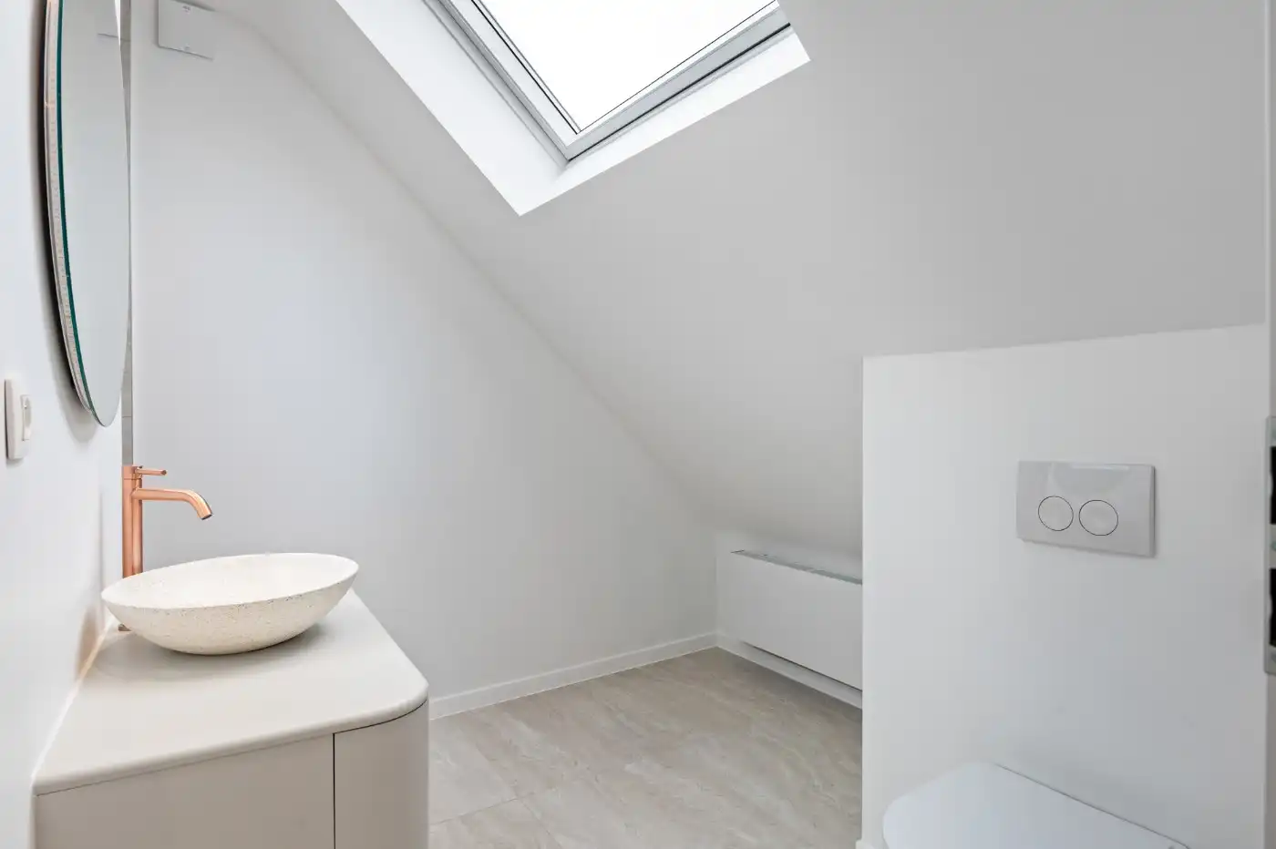 Prachtig gerenoveerde open bebouwing met 3 slpk. en autostaanplaats foto 19