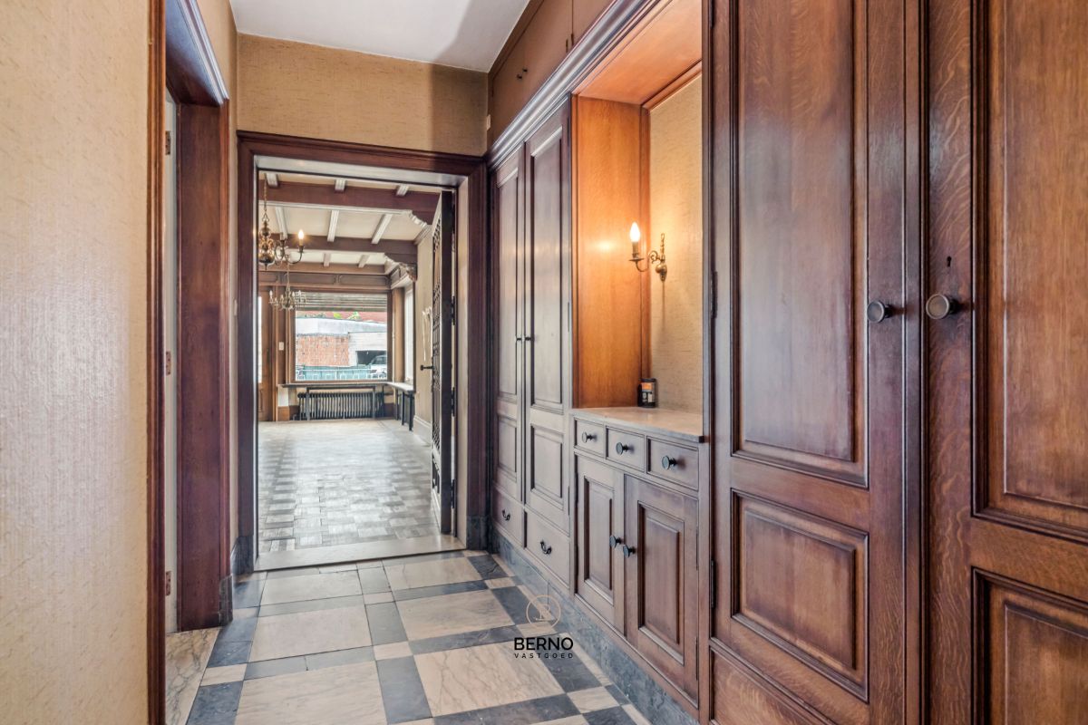 Te koop: Karaktervolle herenwoning met praktijkruimte in Zele foto 8