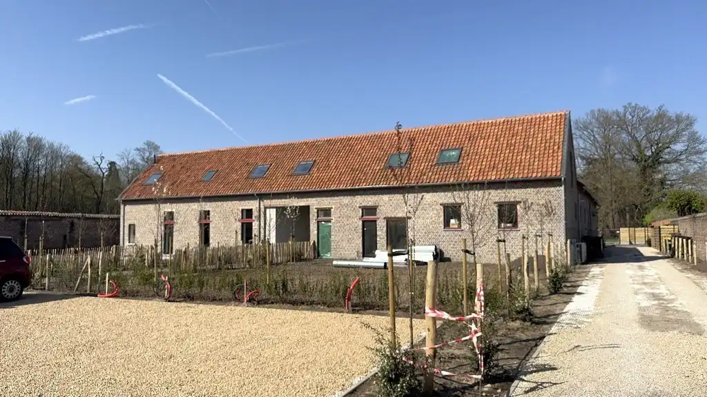 Kantoor te huur in prachtig gerenoveerde vierkantshoeve te Zwijnaarde foto 10