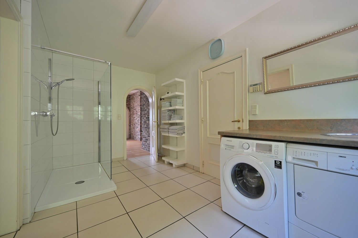 Royale woning met 5 slaapkamers en zwembad, gelegen op een perceel van 23a te Neerharen foto 18