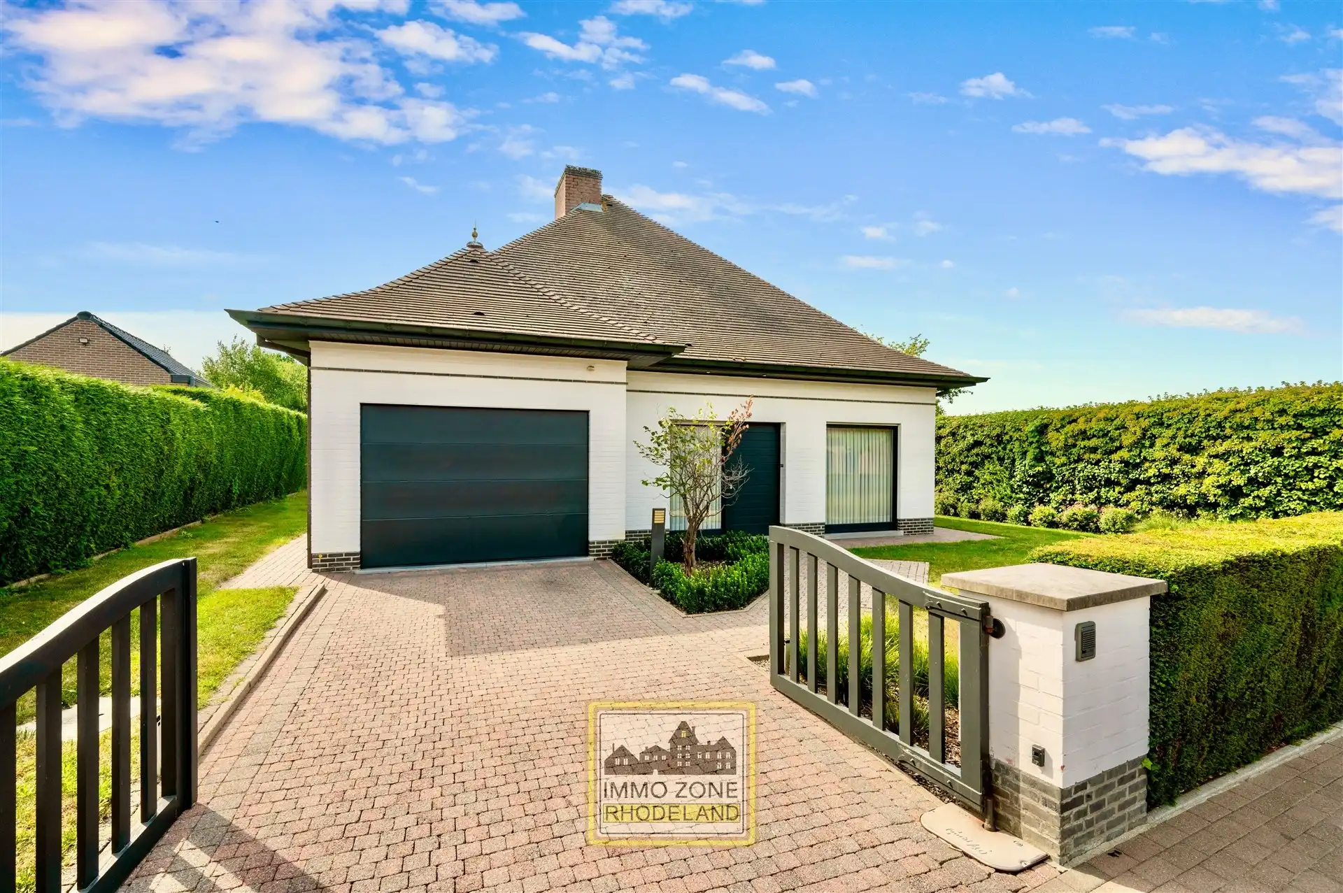 Prachtige bungalow villa met 3 slpks en mooie tuin foto 2
