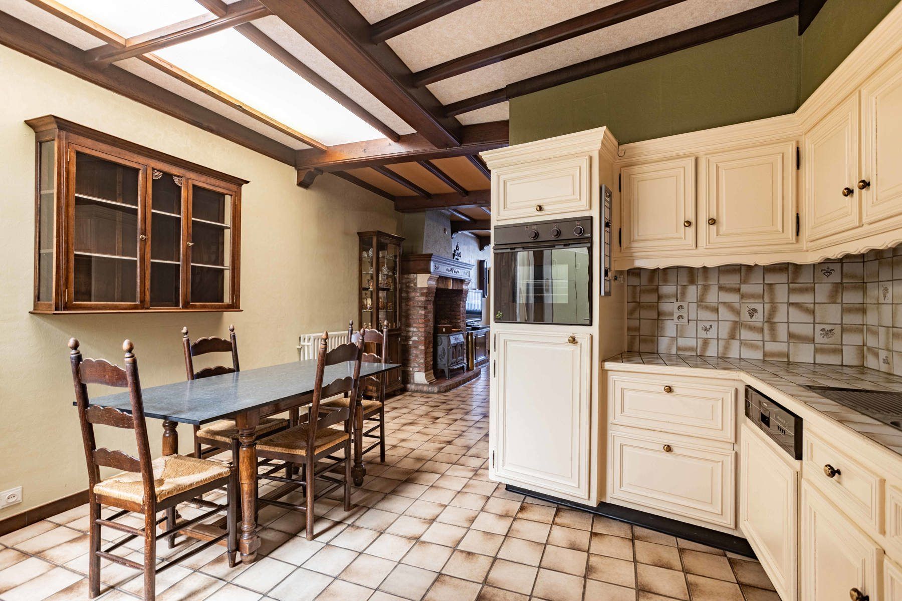 Te koop: deels te renoveren woning  aan de rand van Aalst foto 9