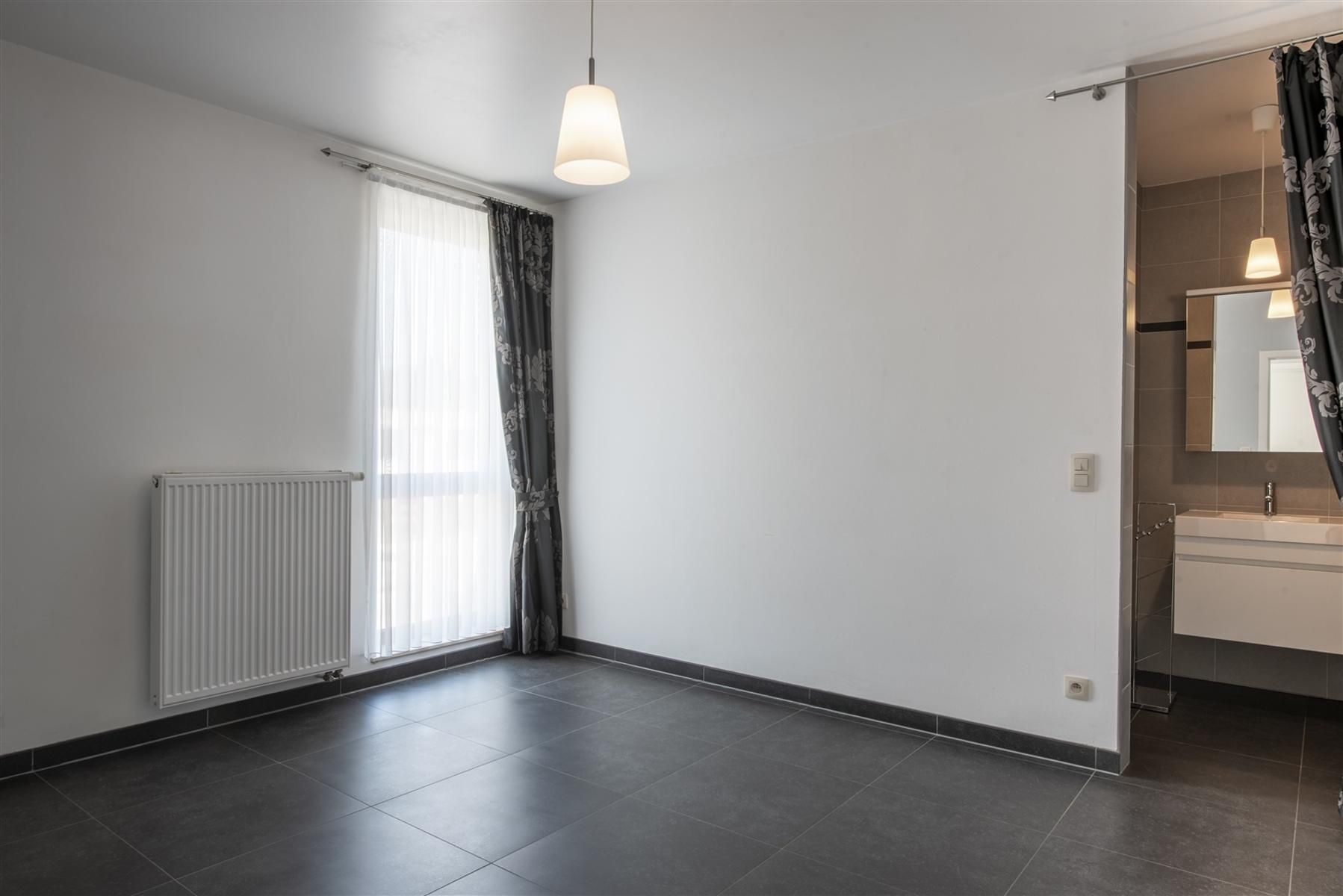 Energiezuinig drie-slaapkamerappartement te Zichen foto 13