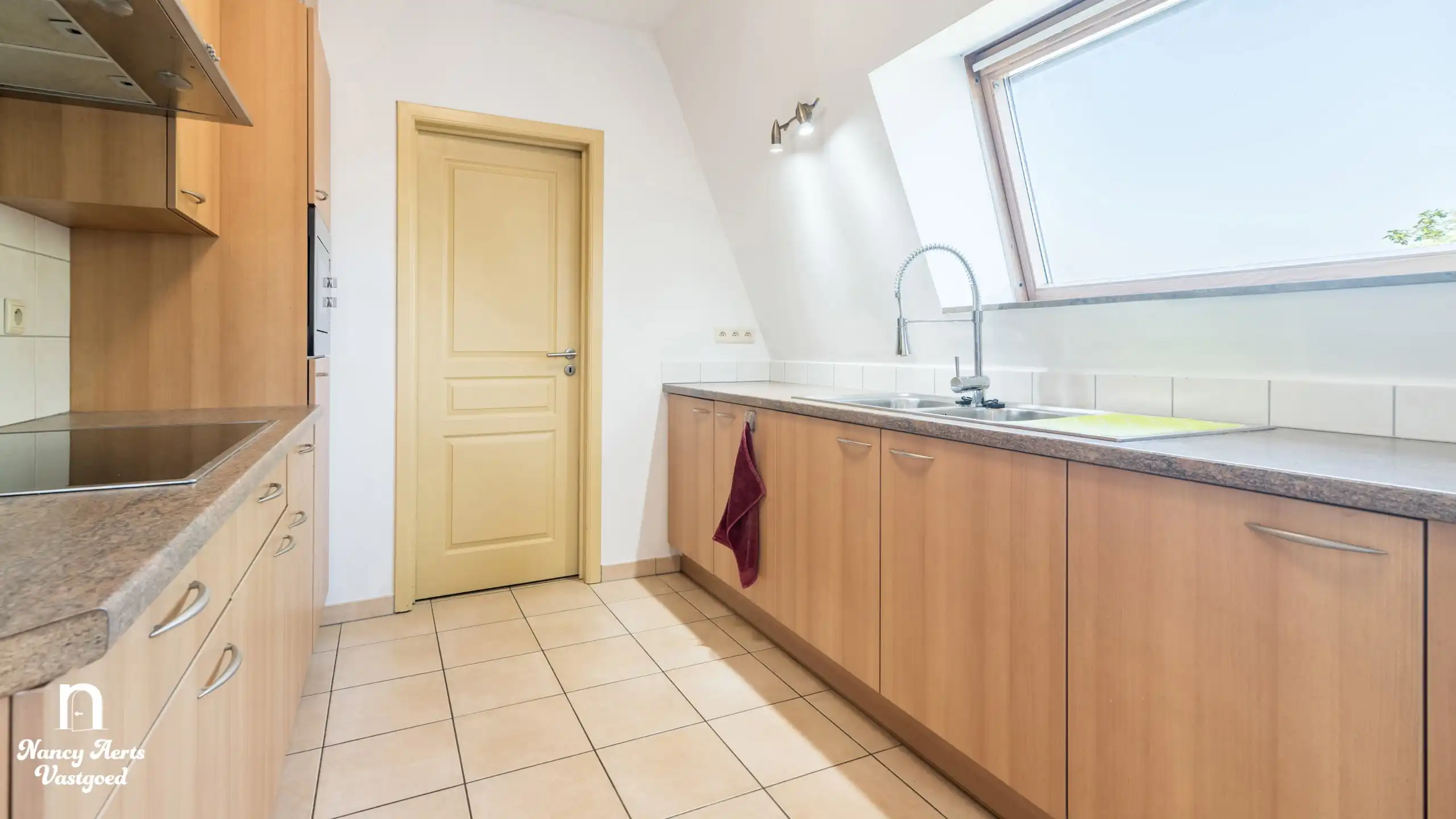 Ruim appartement met terras en kelderberging op toplocatie foto 6