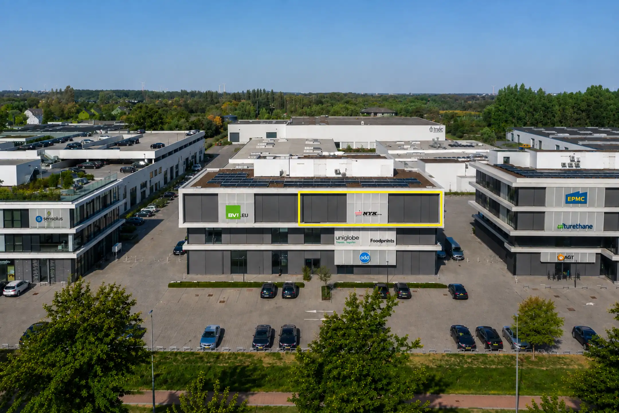 Instapklaar kantoor op 2e verdieping foto {{pictureIndex}}