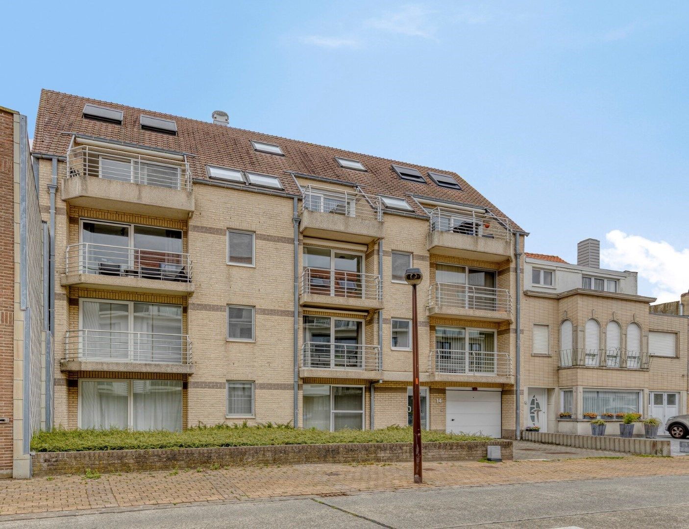 Instapklaar appartement met zonnig terras op topligging te Bredene-Duinen! foto {{pictureIndex}}