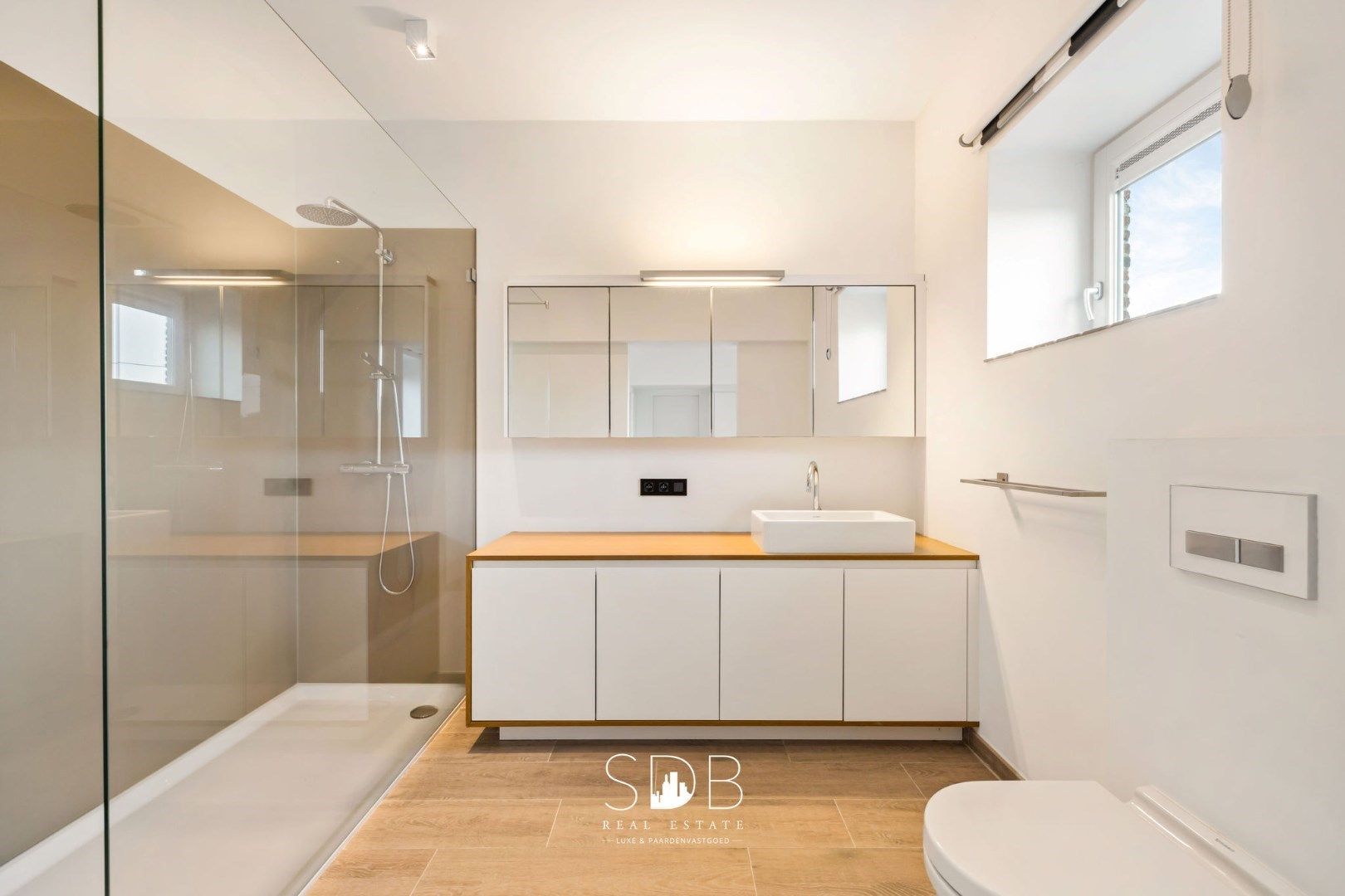 Prachtige villa in hoevestijl met bijgebouwen en akkerlanden/weilanden op 1,45ha foto 29