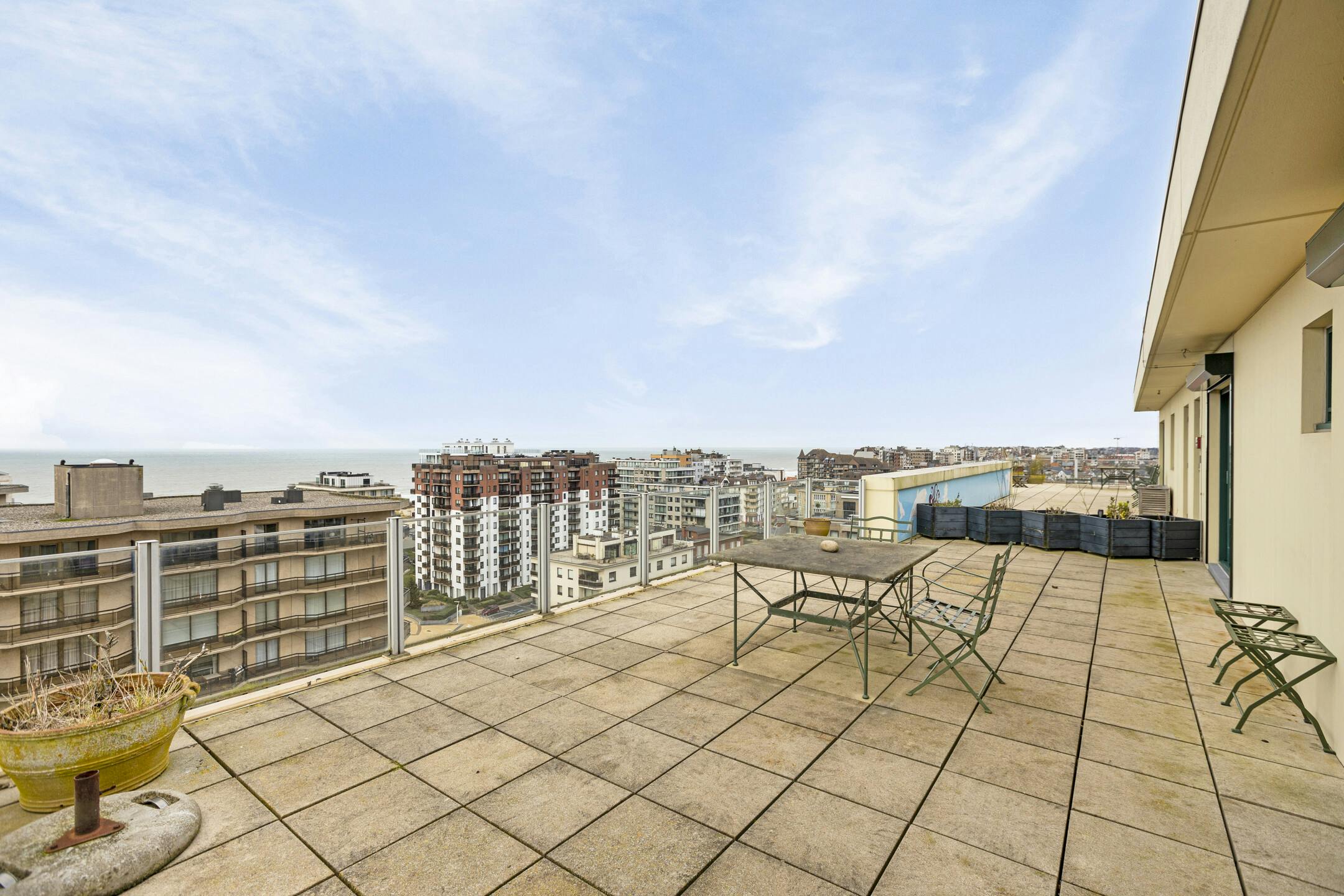 Twee penthouses met ruime terrassen en garage in De Panne foto 40