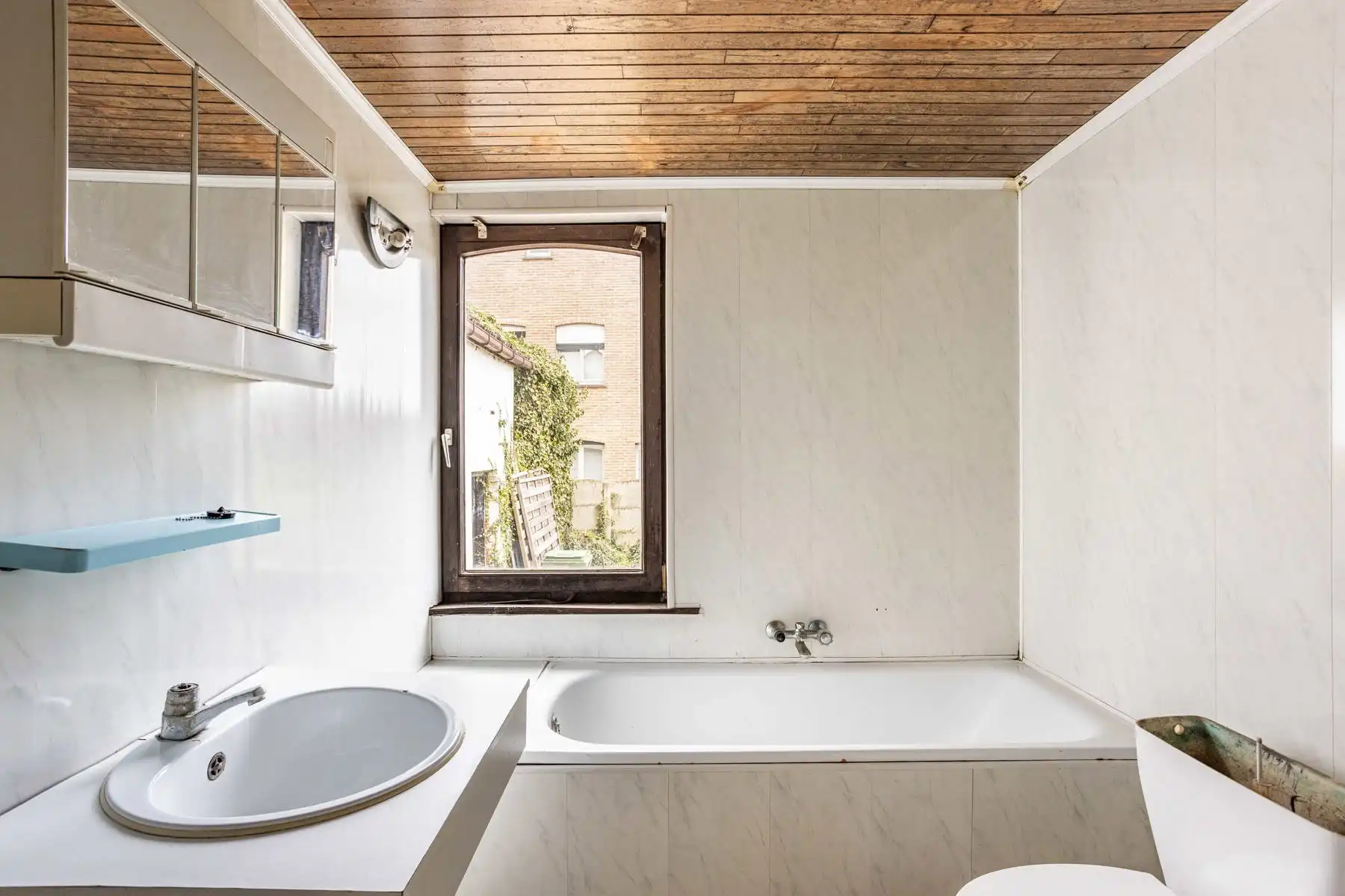 Te renoveren pand te Aaigem! foto 10