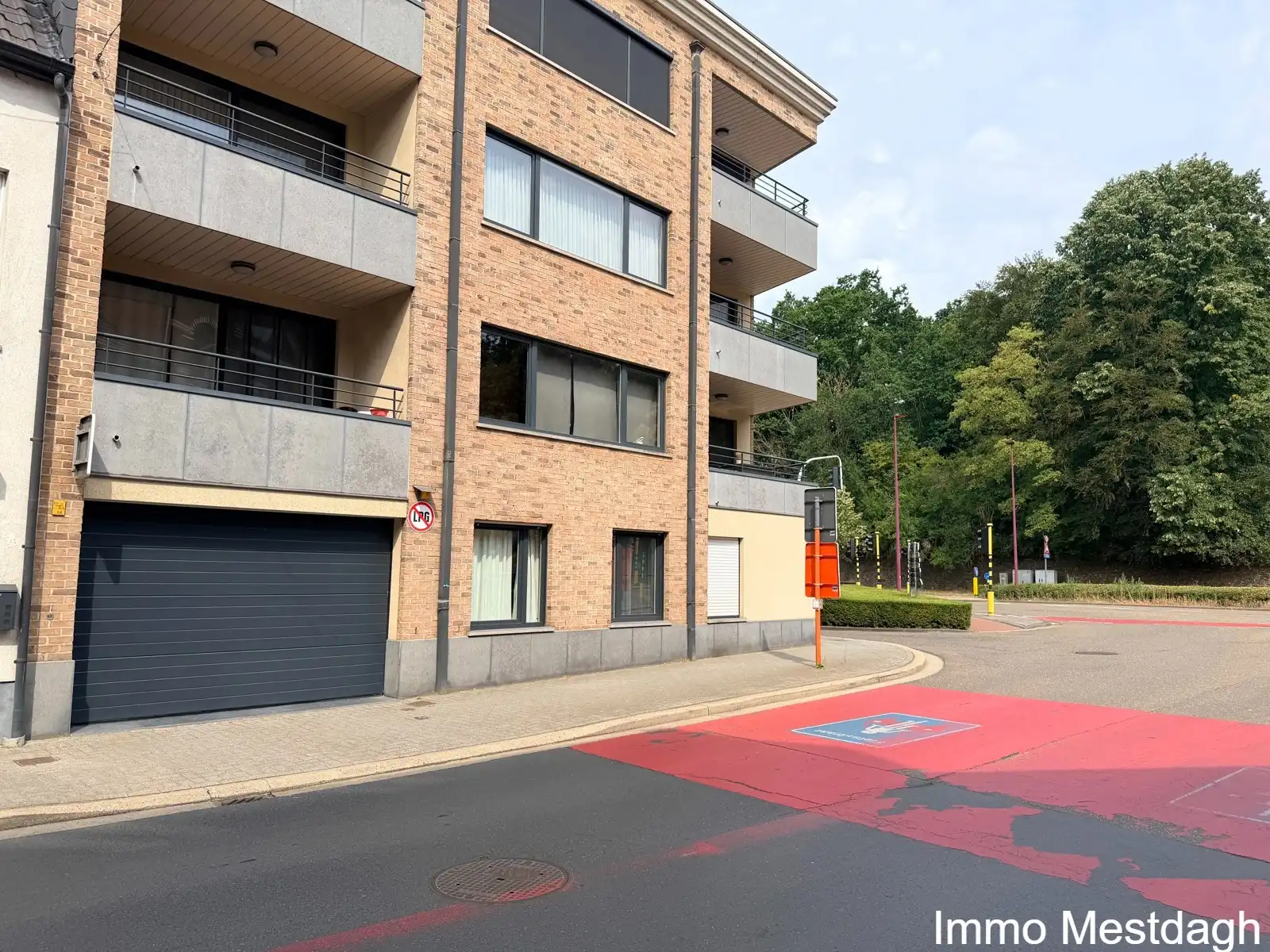 Lichtrijk en ruim appartement met 3 terrassen en autostaanplaats in het centrum van Diest foto 33