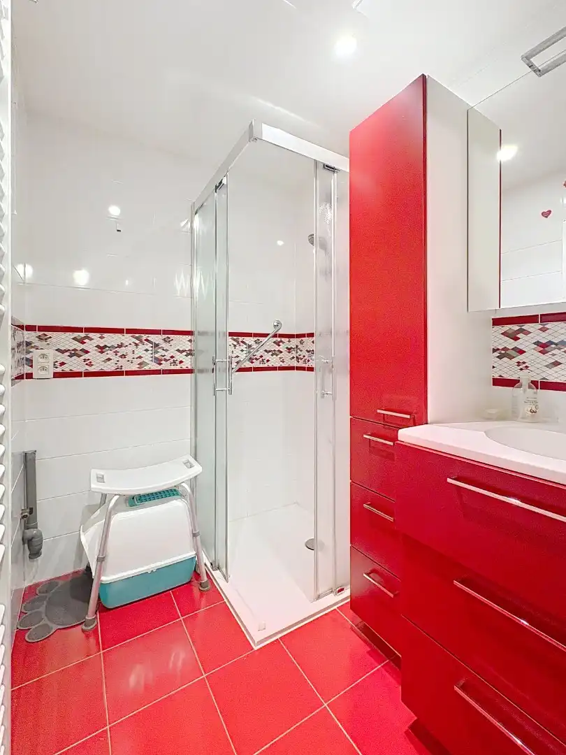 Instapklaar 2-slaapkamerappartement op toplocatie nabij zee foto 13
