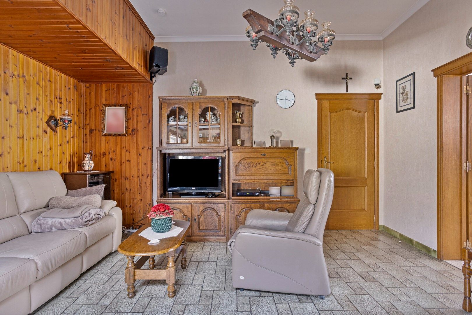 Verzorgde woning met mooie tuin en leuke weide, rustig gelegen en prachtig uitzicht foto 7
