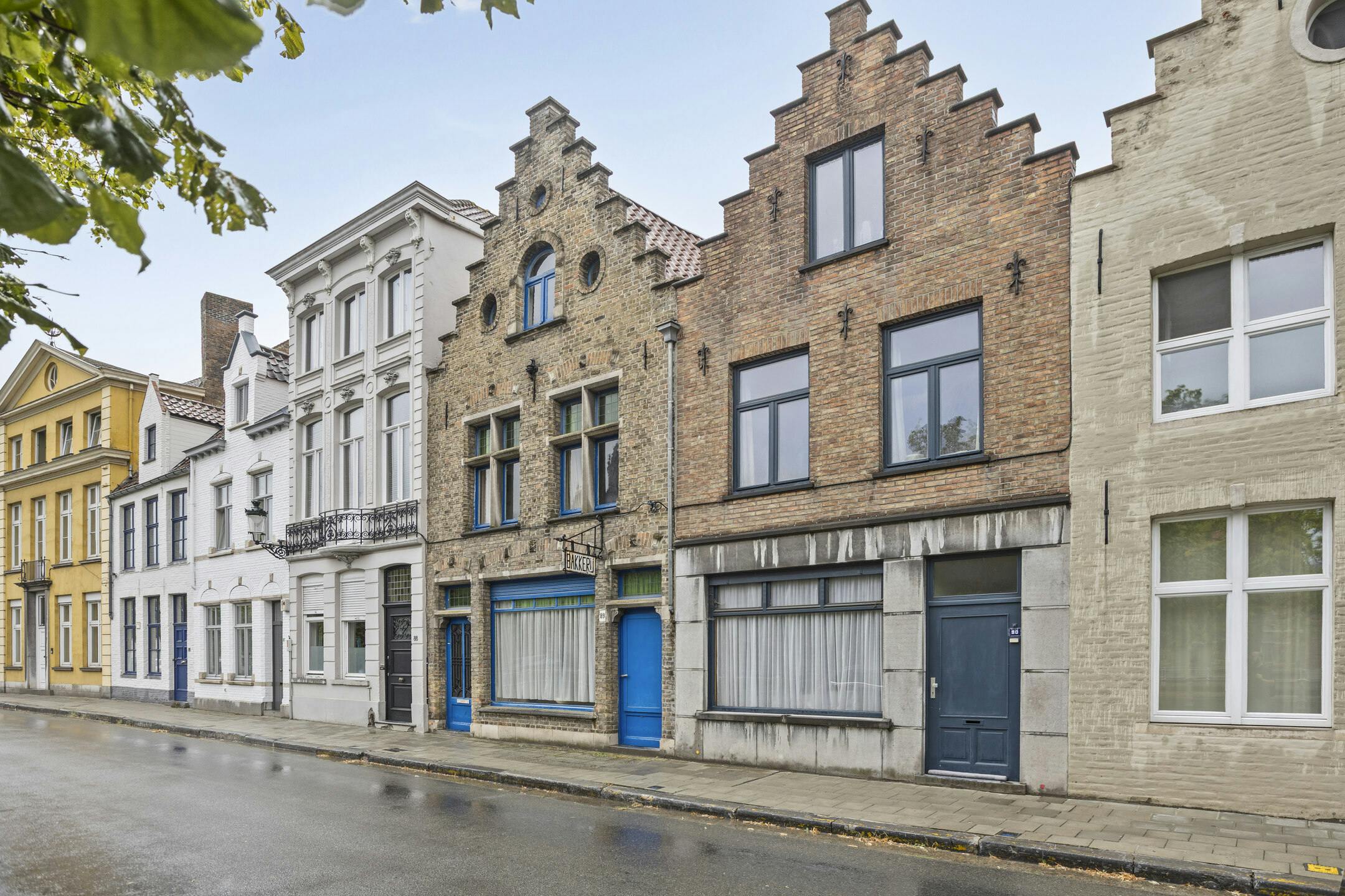 Unieke kans aan de Langerei in Brugge: te renoveren huis  foto 4