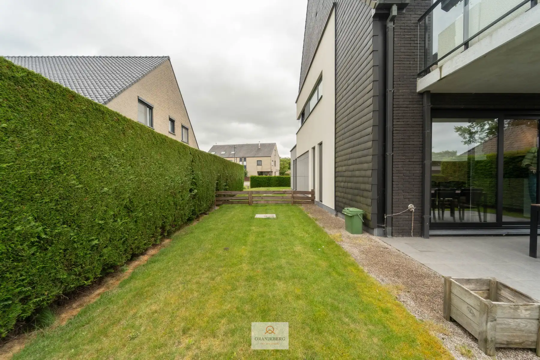 Gelijkvloers 2 slaapkamerappartement met ruime tuin foto 13