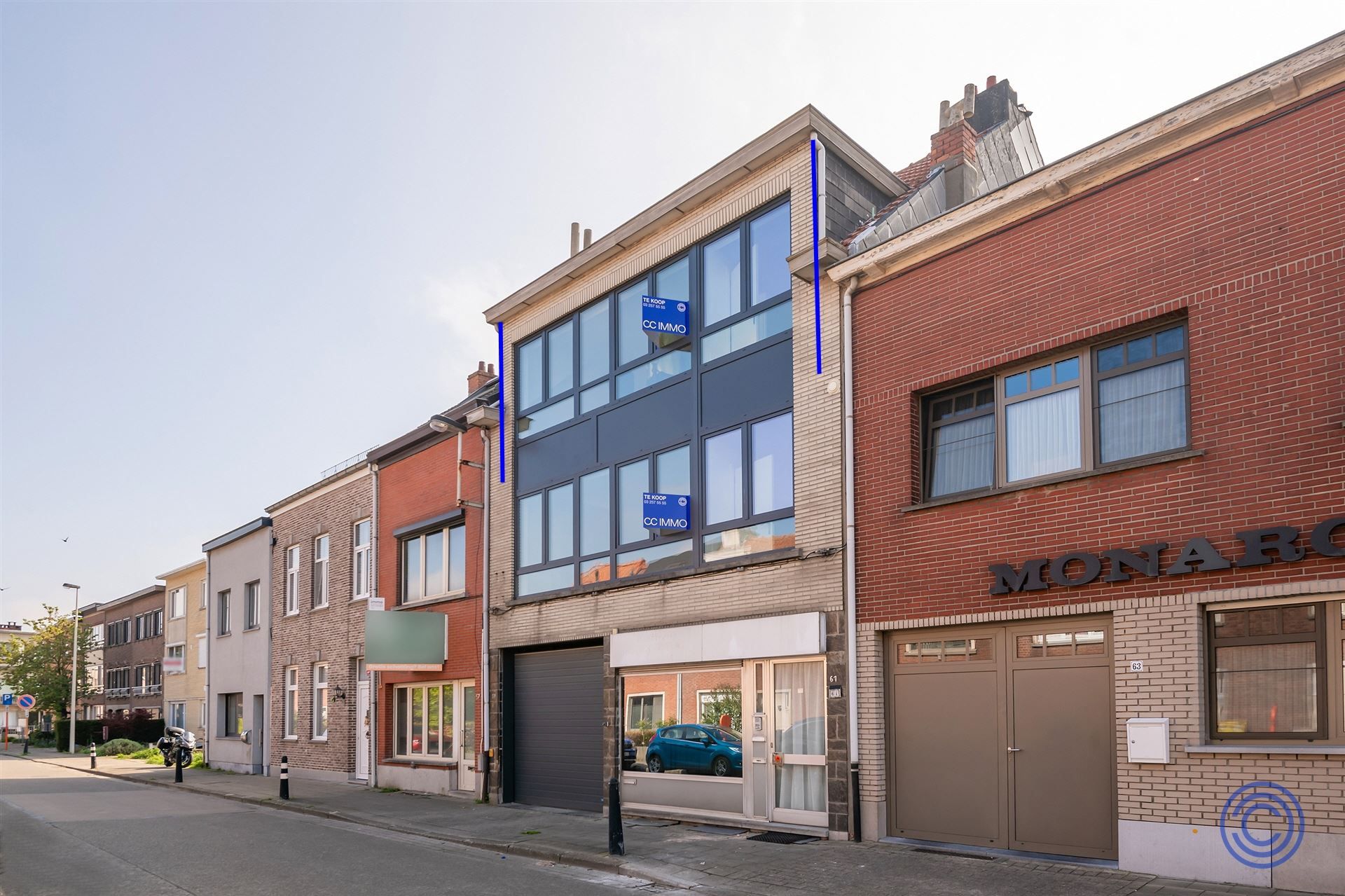 Volledig gerenoveerd 2-slp appartement met zonnig terras! foto {{pictureIndex}}