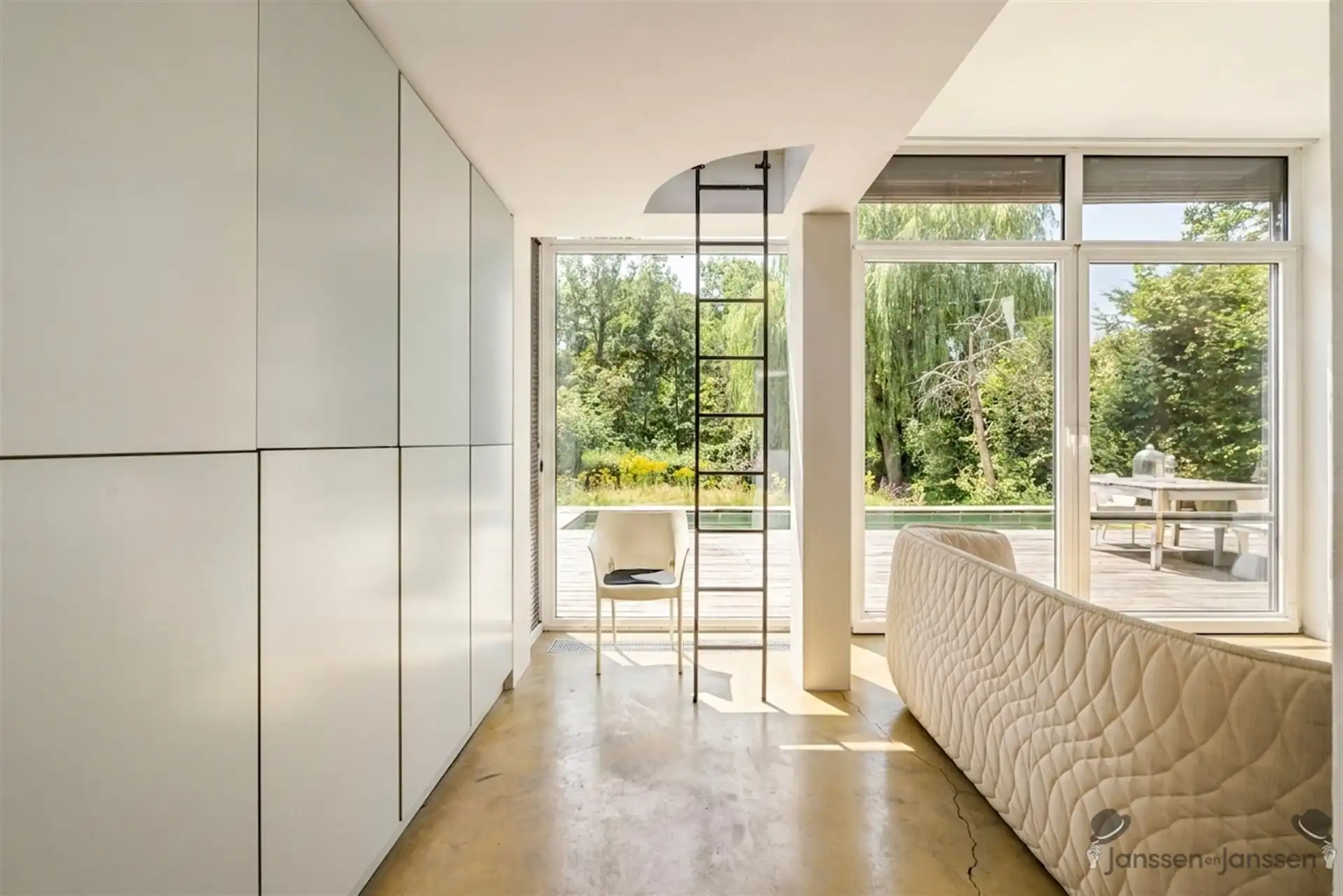 Architecturale villa met unieke woonbeleving foto 9