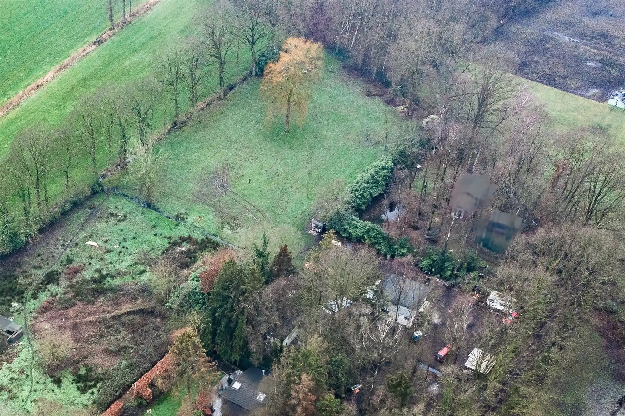 Weekendverblijf (1948m²) met achterliggend weiland (3378m²) foto 7