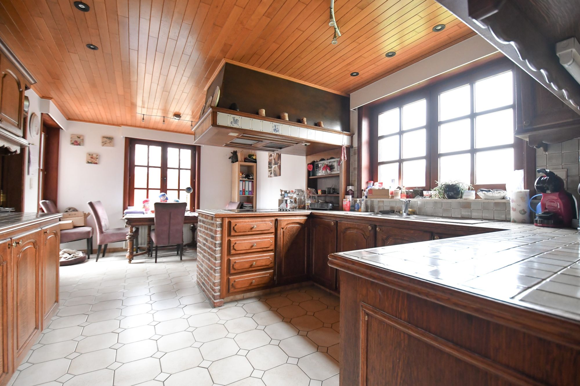 RUIME woning met grote tuin & tal van mogelijkheden op gunstige ligging foto 12