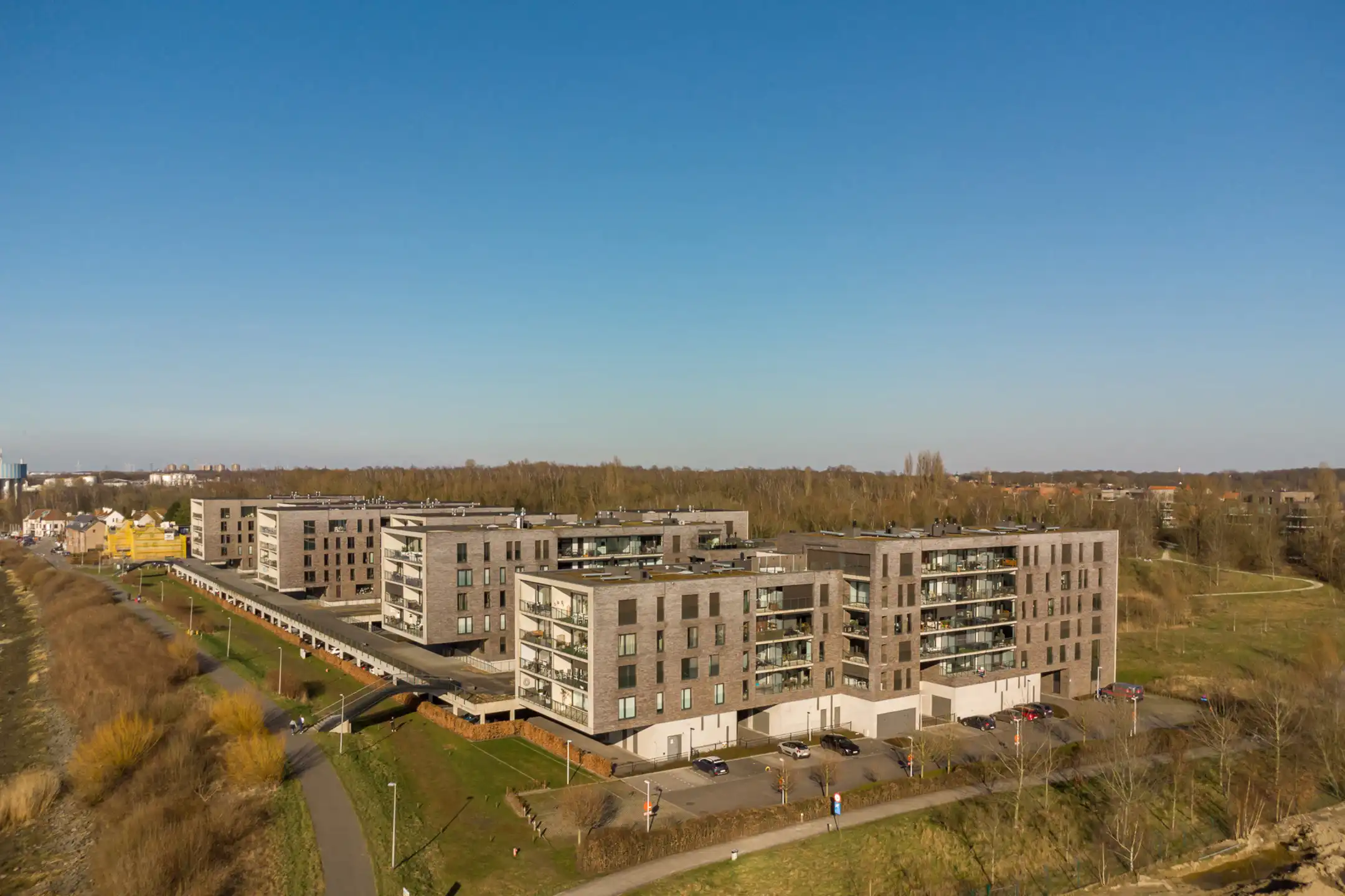 Appartement met 2 slaapkamers + autostaanplaats + ruim terras met een fantastisch panorama foto 27