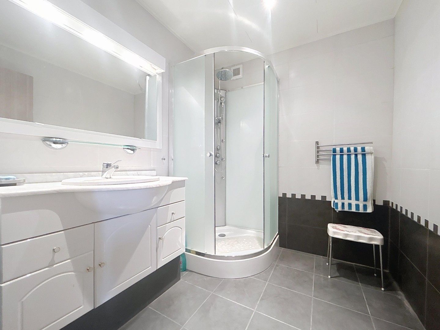 Zeer ruime en energiezuinige woning met 7 slpk te Westerlo foto 35