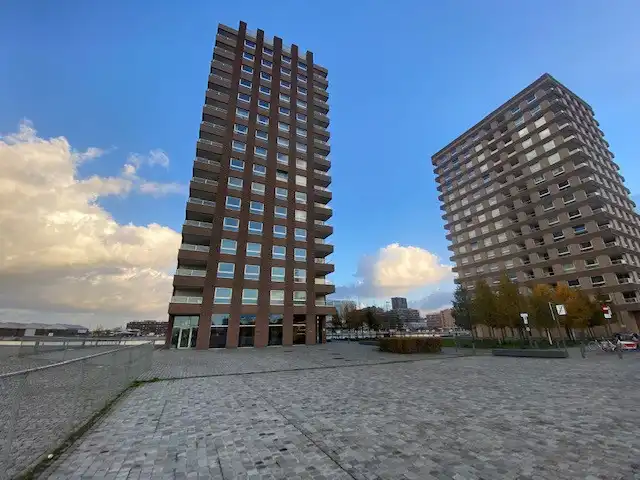 Ruime en gemeubelde penthouse op het trendy Eilandje. foto 15