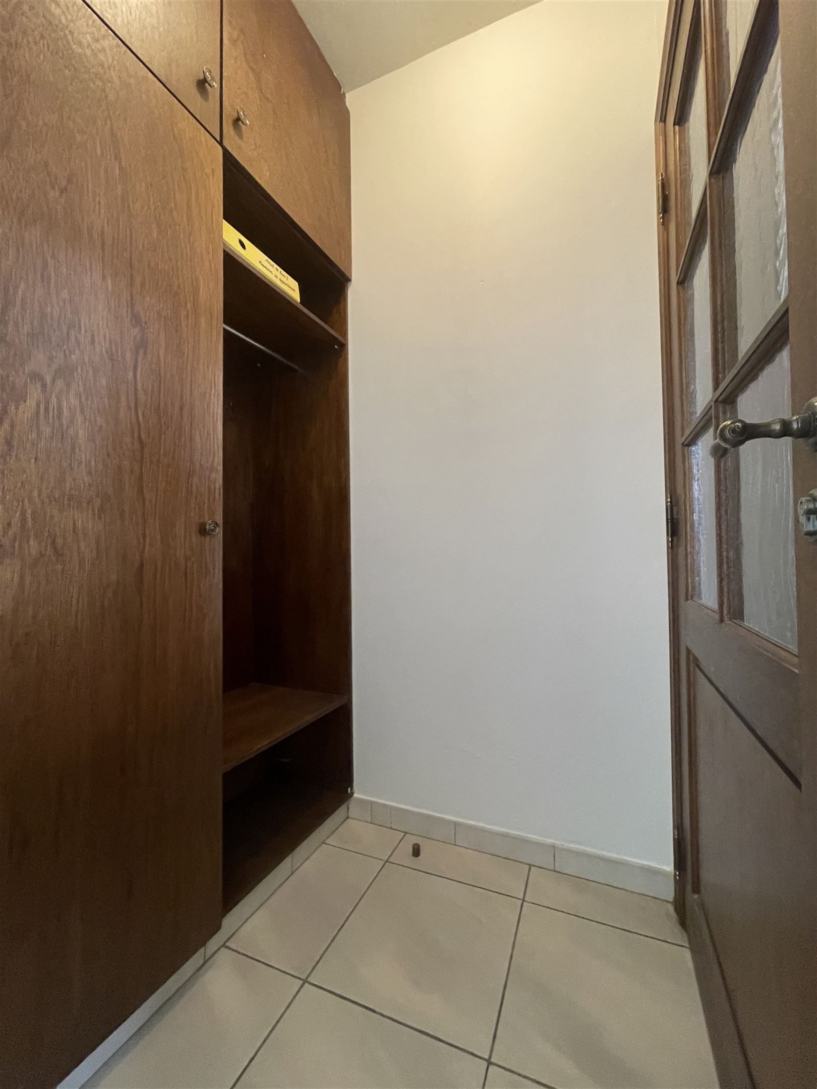 Instapklaar ruim appartement met garage.  foto 2