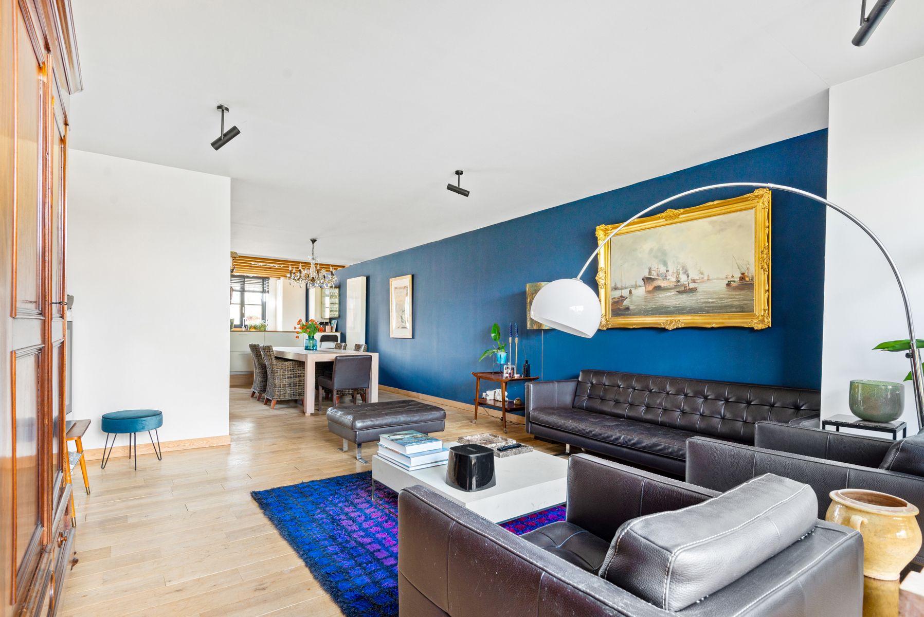 Handelsruimte met bovenliggend appartement in centrum foto 9