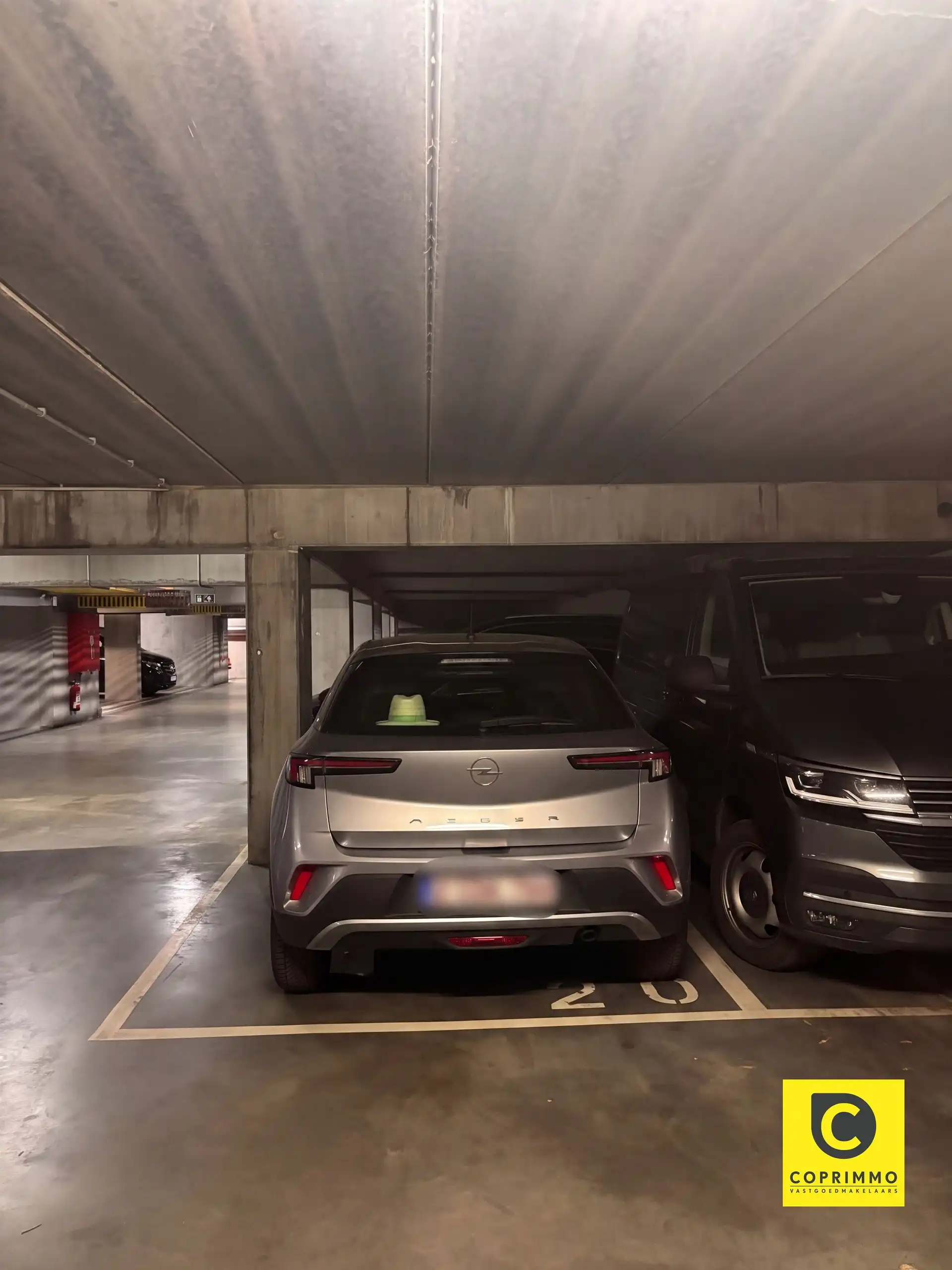 Ondergrondse autostaanplaats te koop! foto 2
