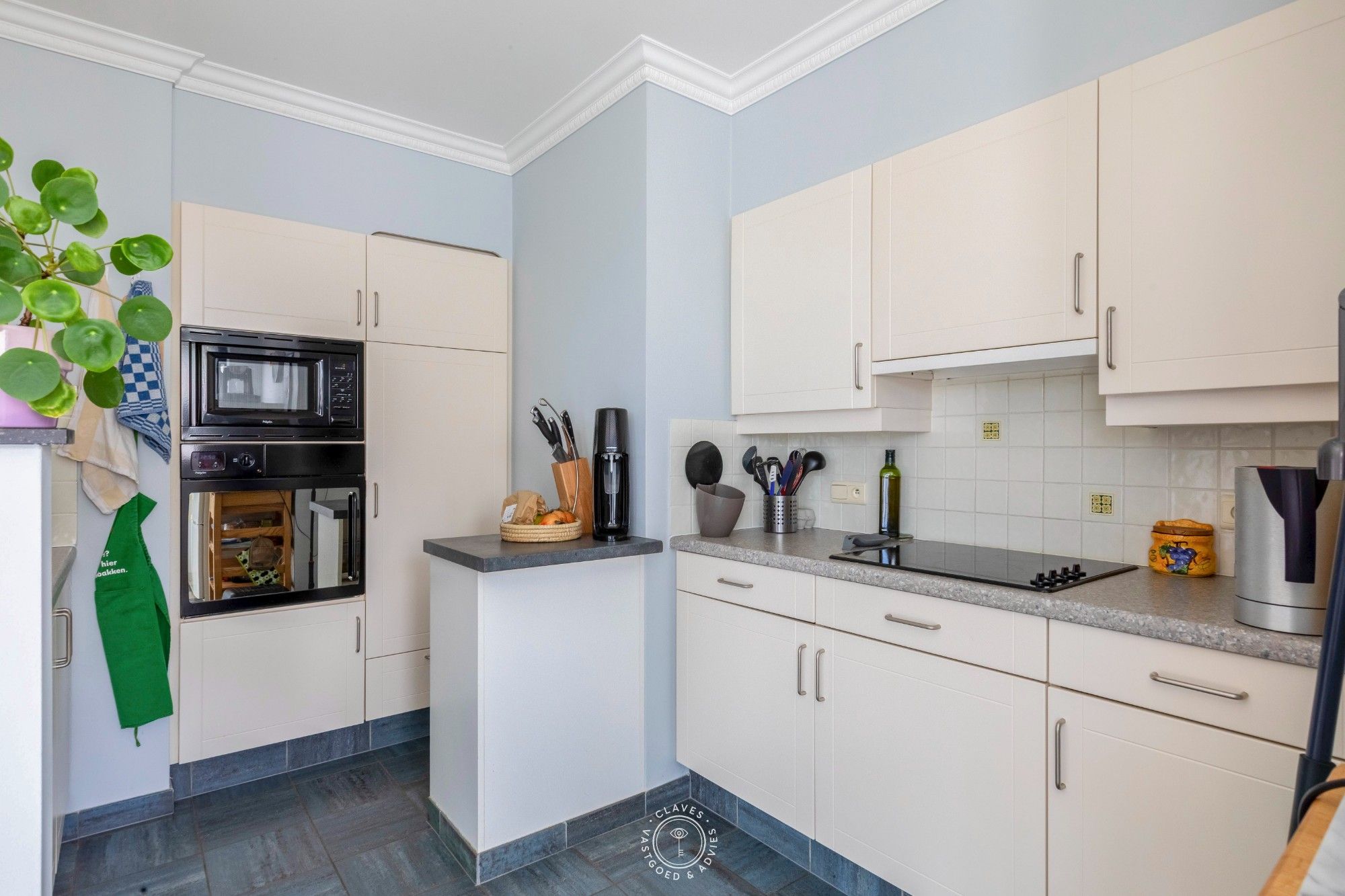 Ruim gelijkvloers appartement met tuin foto 5