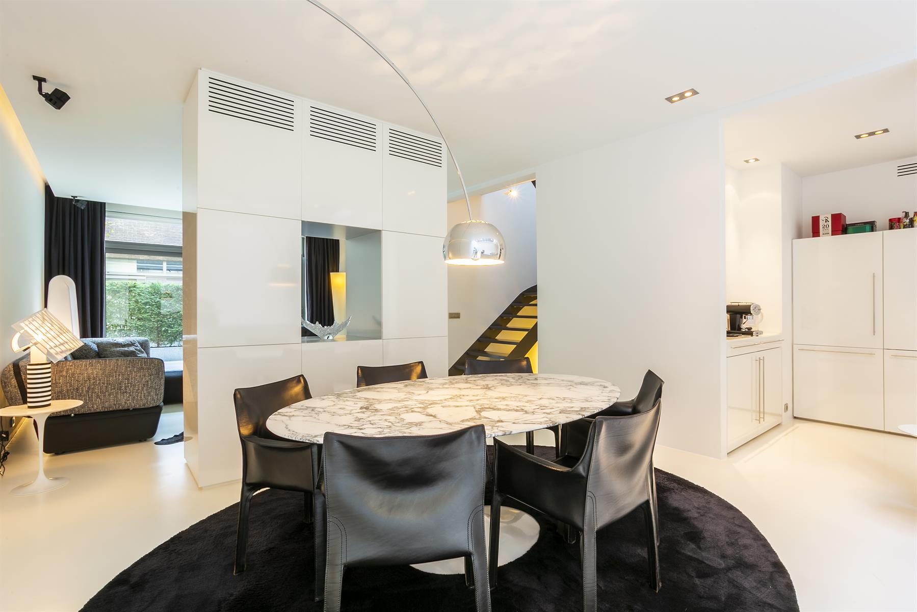 Lichtrijke stadswoning in hartje Zuid met terras foto 13