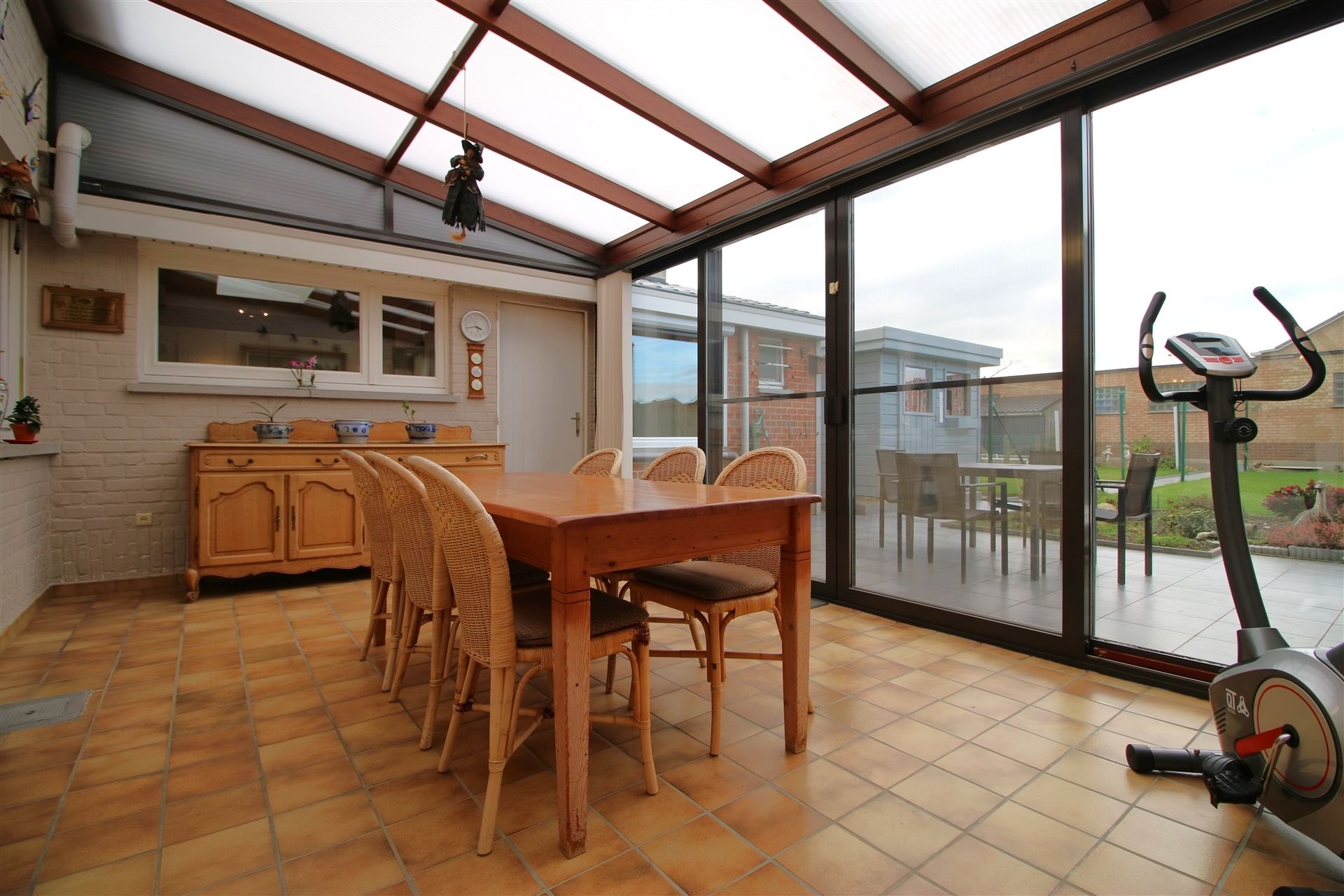 Ruime woning met garage, 4 slpk & tuin foto 10