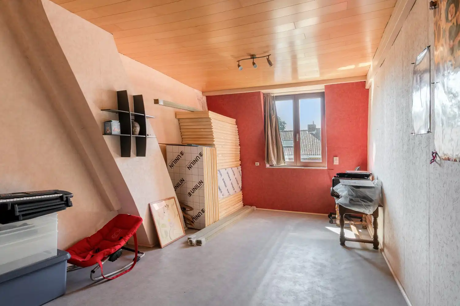 Karaktervolle stadswoning met renovatiepotentieel en unieke troef foto 11