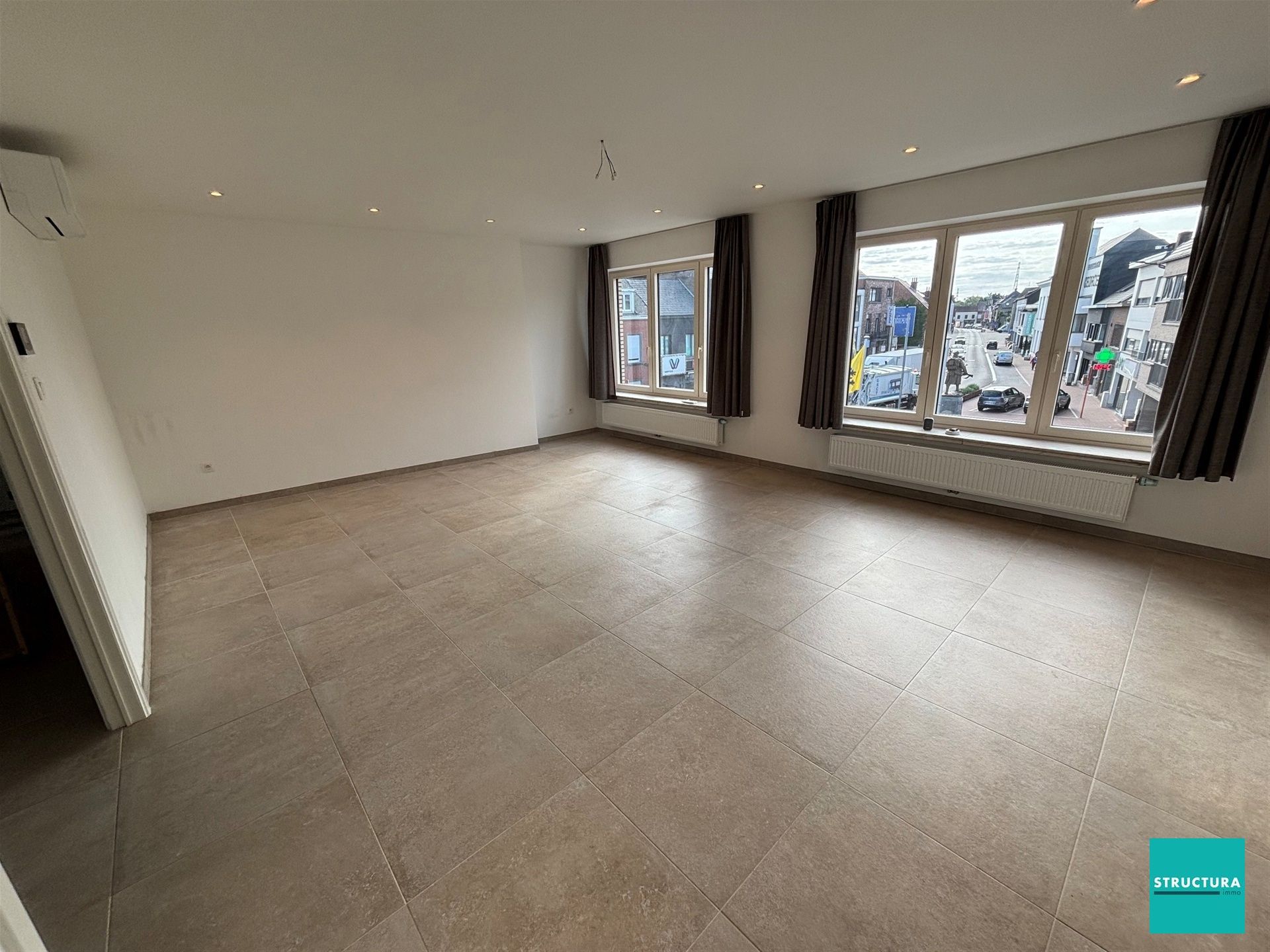 Appartement met 2 kamers in centrum Merchtem foto {{pictureIndex}}