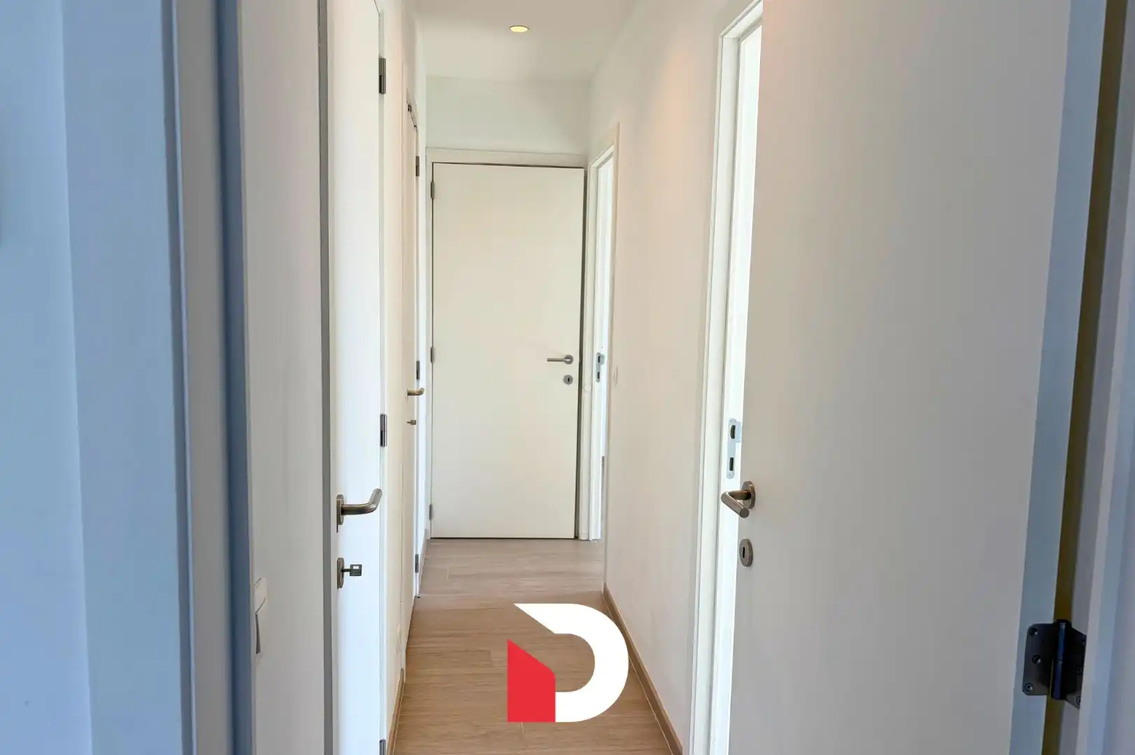 Appartement met 2 slaapkamers, ruim terras en autostaanplaats foto 11