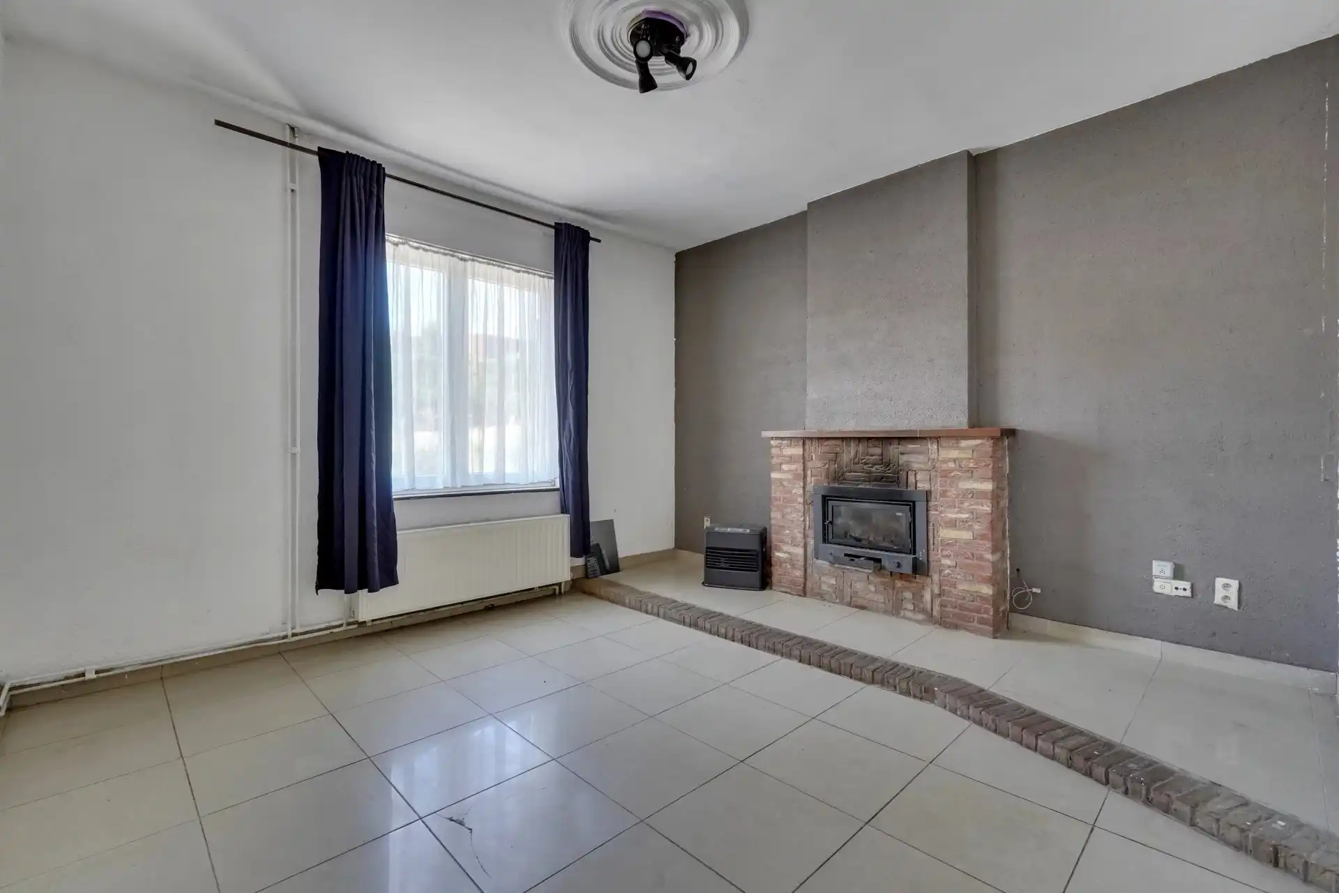 Landelijk gelegen woning met zes slaapkamers foto 5