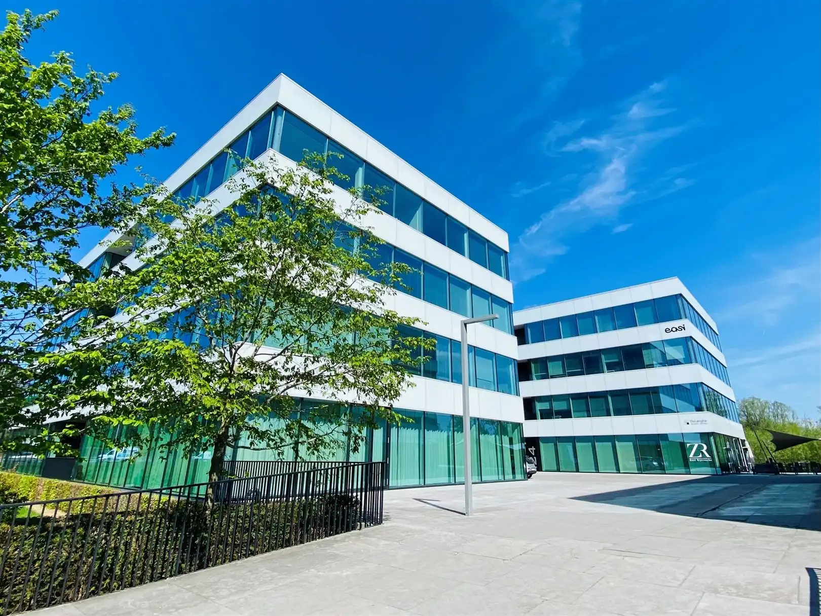 Stijlvolle gemeubelde kantoren - all-in dienstenpakket foto {{pictureIndex}}