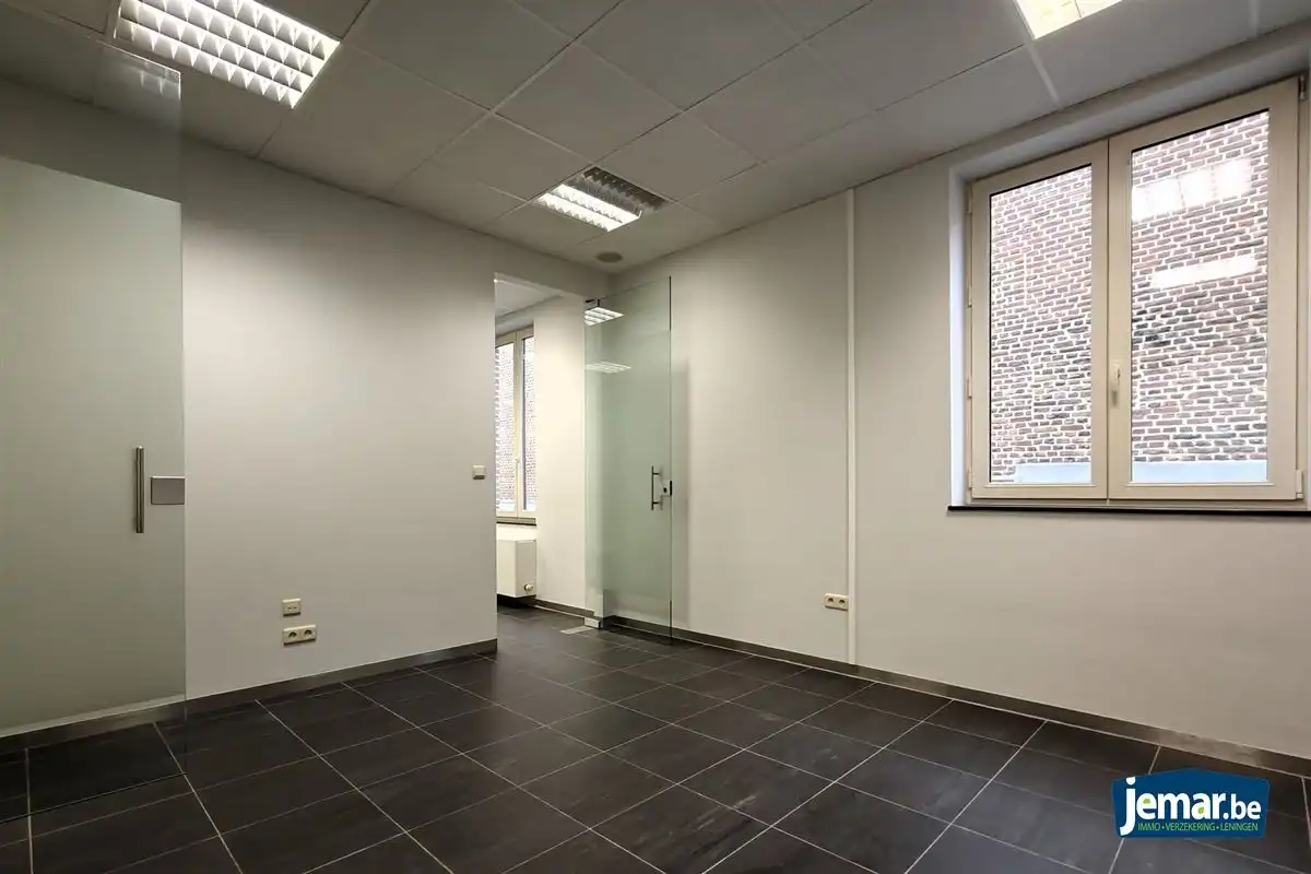 Op te frissen handelspand op top locatie in het centrum van Borgloon foto 10