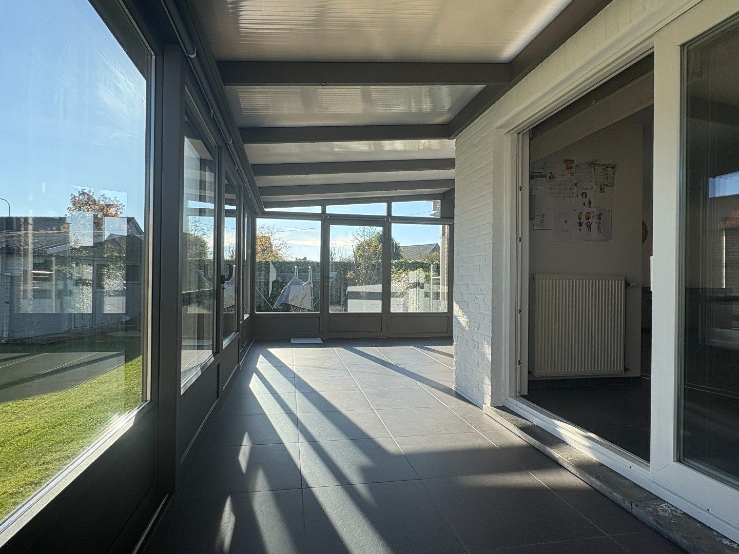 Recentbouw op uiterst rustige ligging met 3 slks, inpandige garage en grote oprit. foto 11