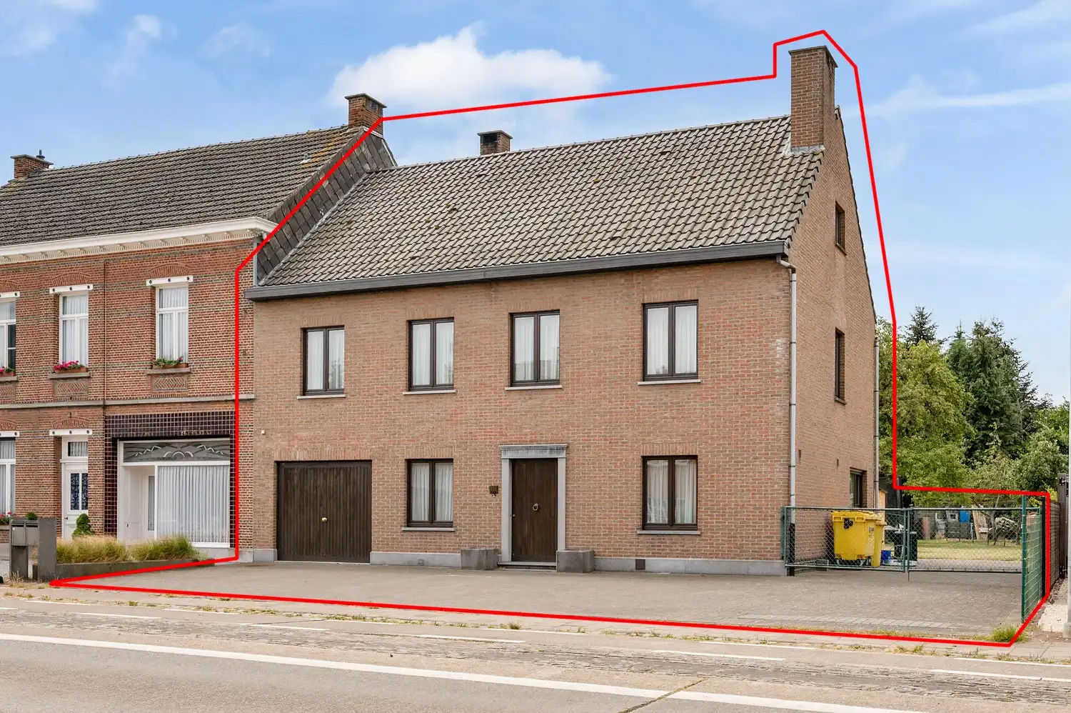 TE KOOP | Ruime halfopen bebouwing met tuin in Booischot. foto {{pictureIndex}}