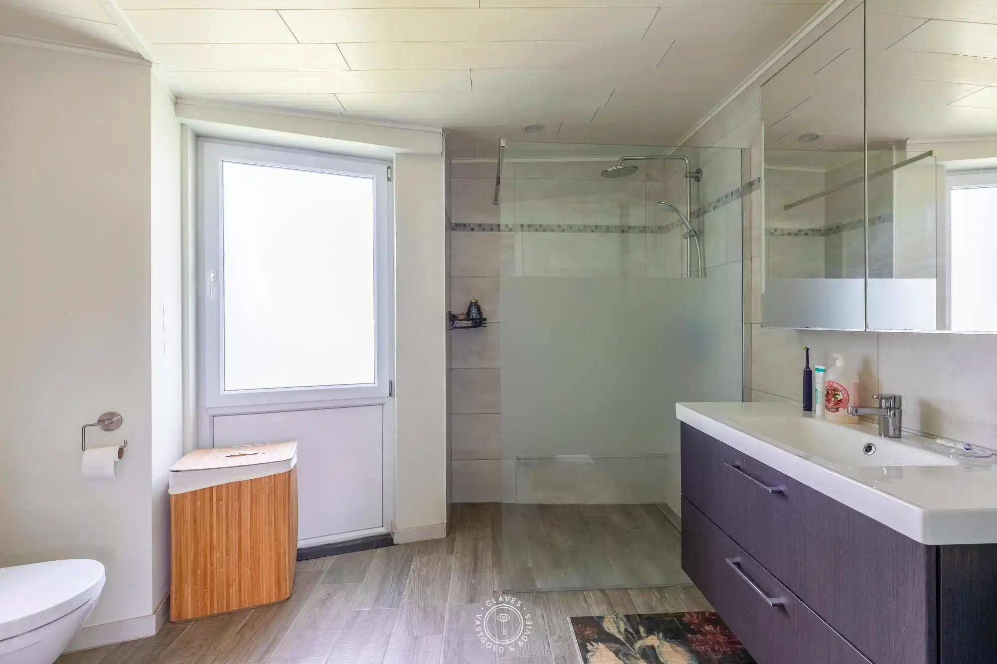 Ruimte, comfort en een uitstekende bereikbaarheid komen in deze verzorgde bungalow perfect samen. foto 13