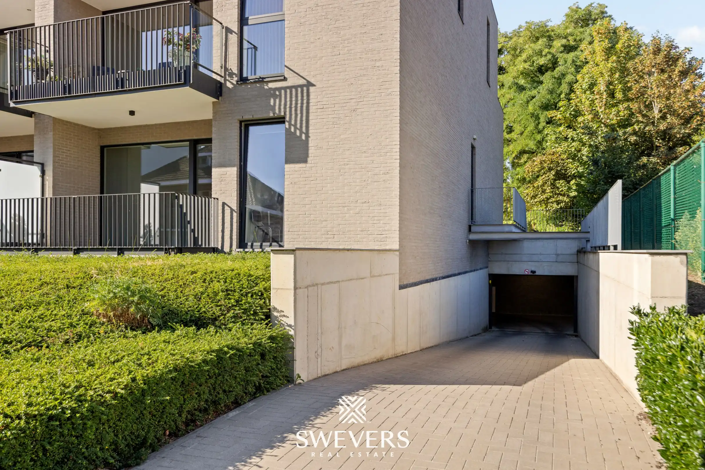 Instapklare serviceflat met professionele uitbating door Ocura, terras, private berging en ondergrondse parking foto 20