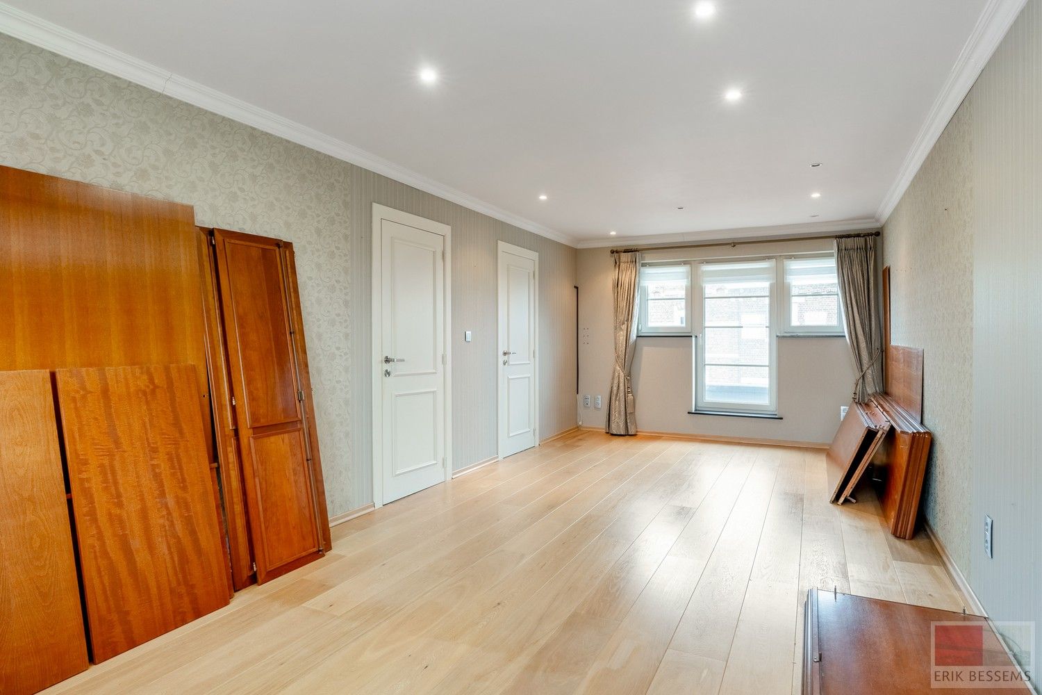 Deze ruime landelijk gelegen woning, met een woonoppervlakte van circa 287 m² en gelegen op een perceel van 3969 m², is voorzien van alle moderne comfort. foto 22