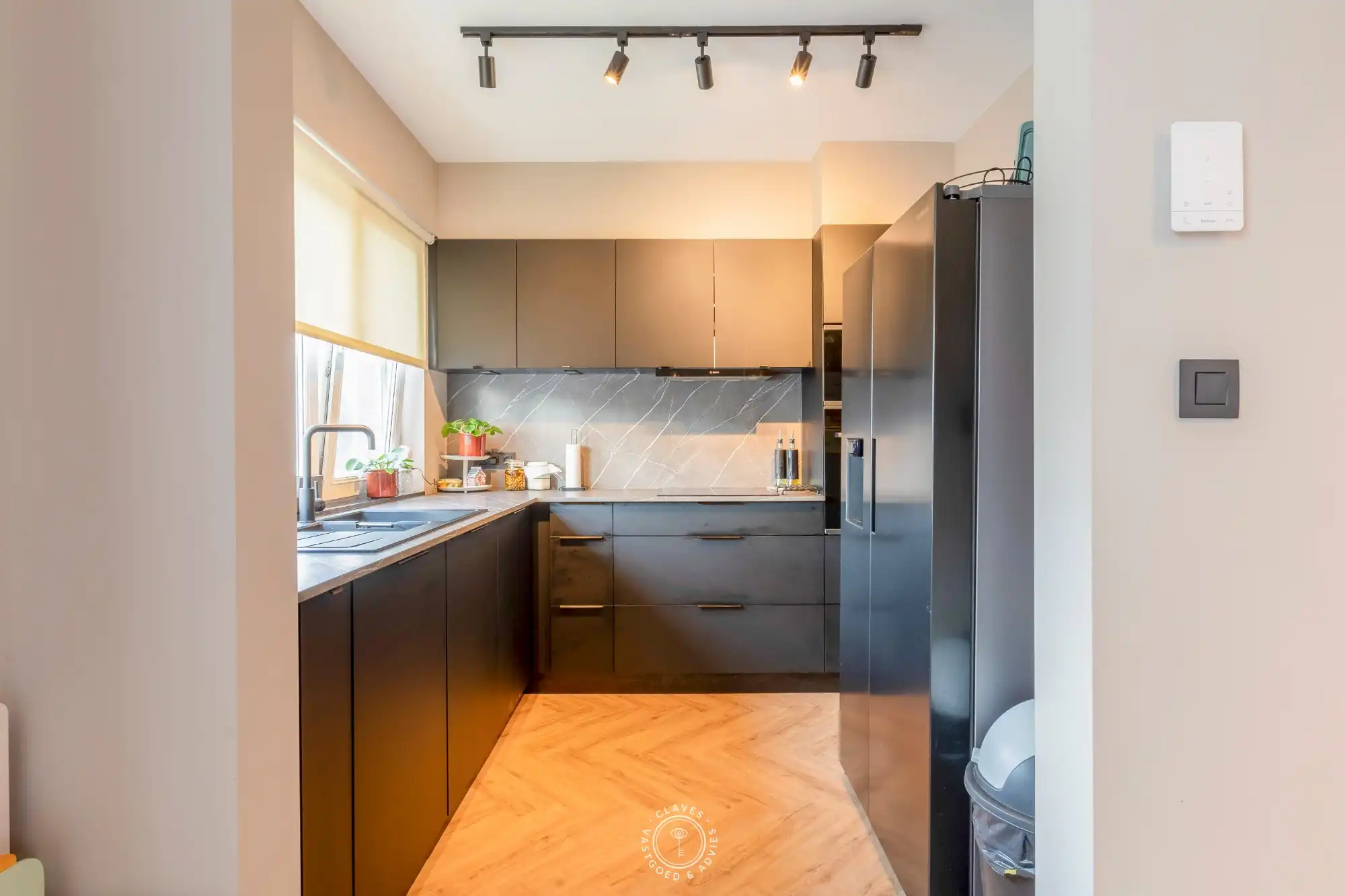 Modern vernieuwd 3-slaapkamerappartement op TOP-locatie met garage foto 5