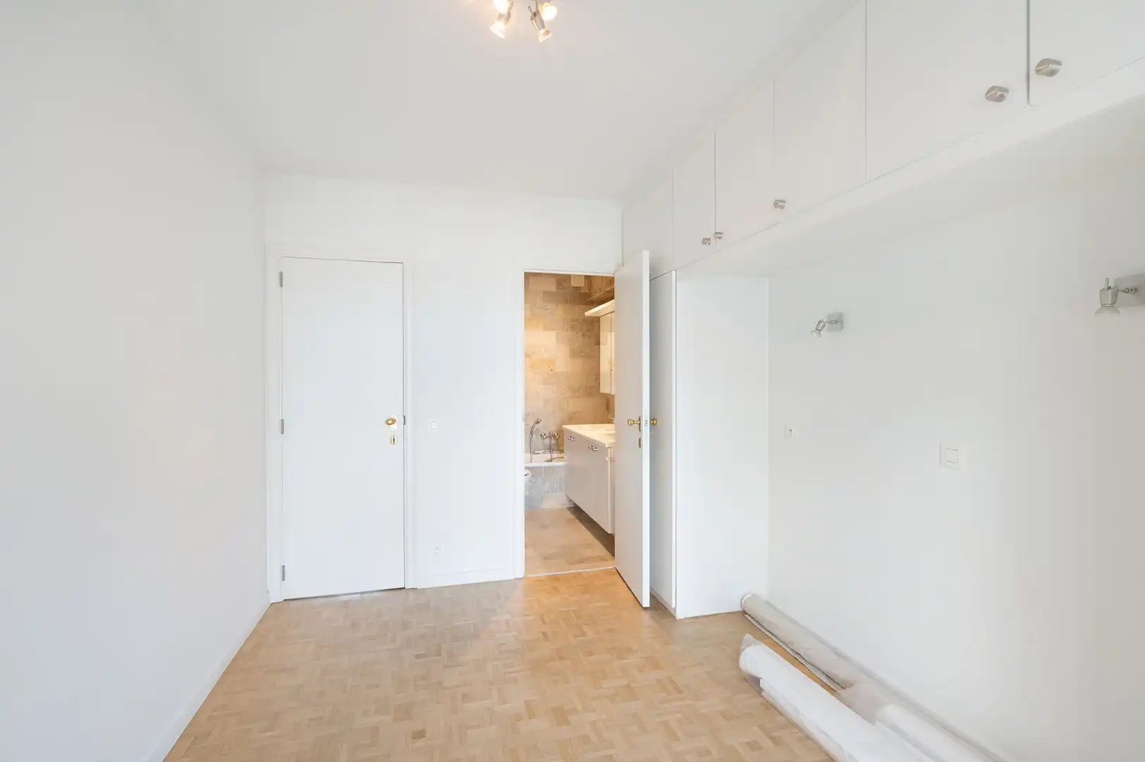 Instapklaar zuidgericht appartement met open zichten over het Zoute. foto 16