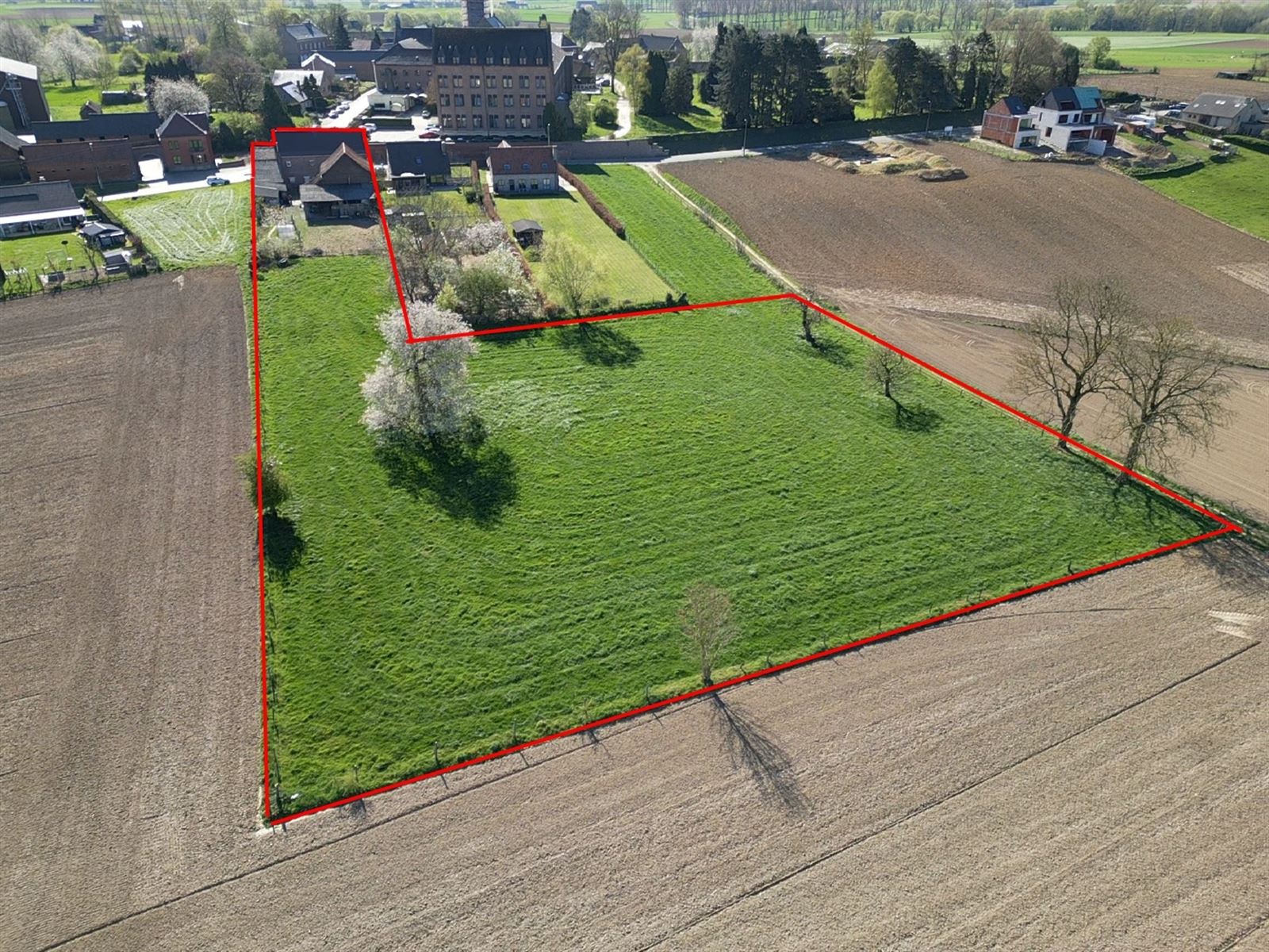 Woning met schuur en weide op 76are70 foto 2