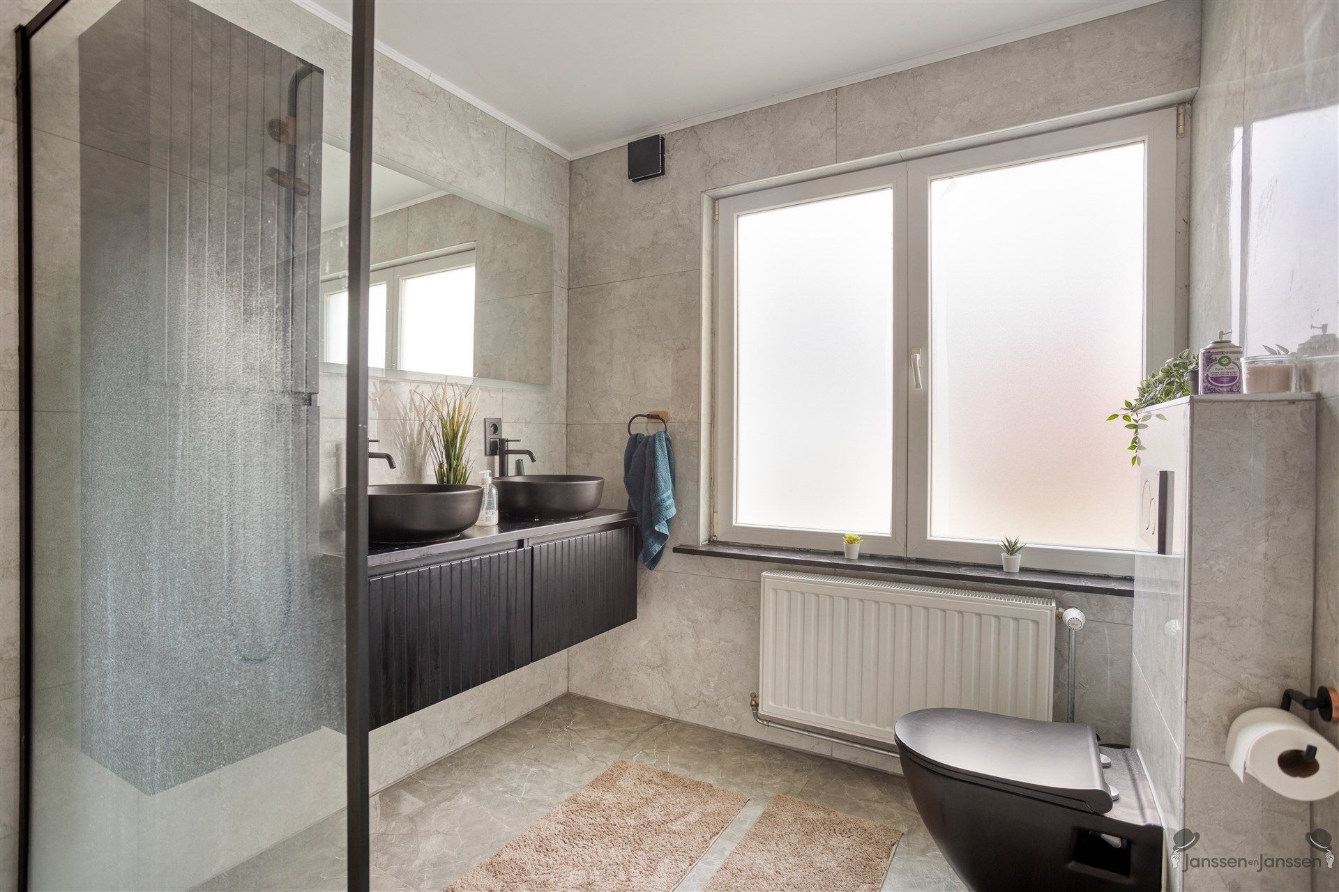 Gerenoveerde woning met 3 private parkeerplaatsen en stadstuin in hartje Diest foto 9