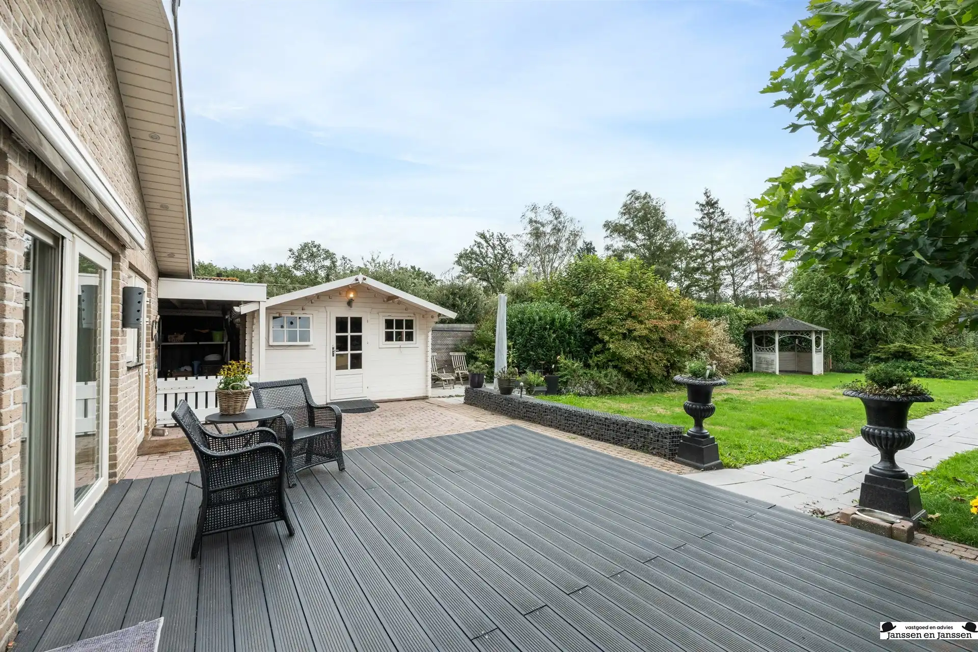 Unieke laagbouwwoning met 4 slaapkamers foto 24